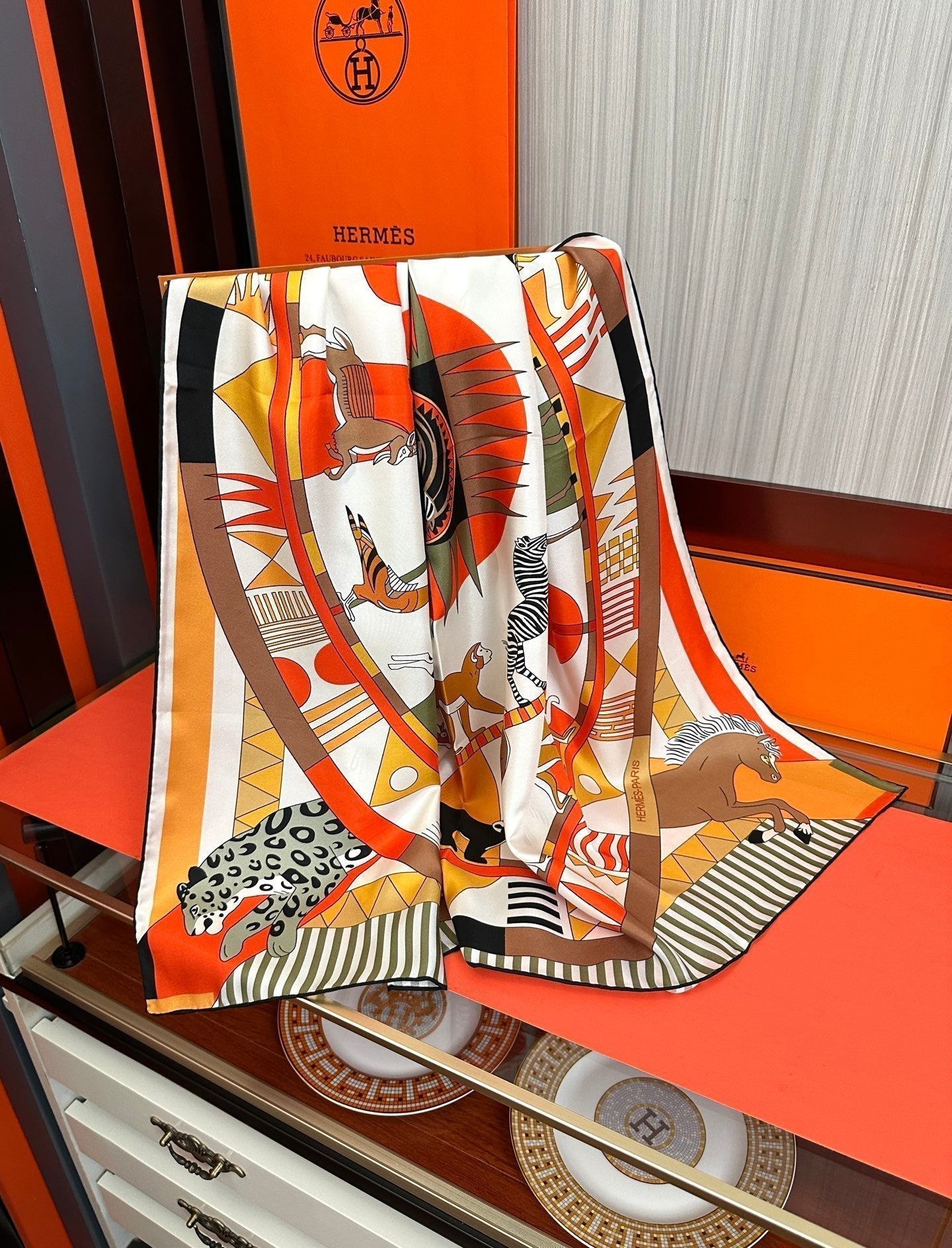 HM 26s Scarf 90 In Silk 303331