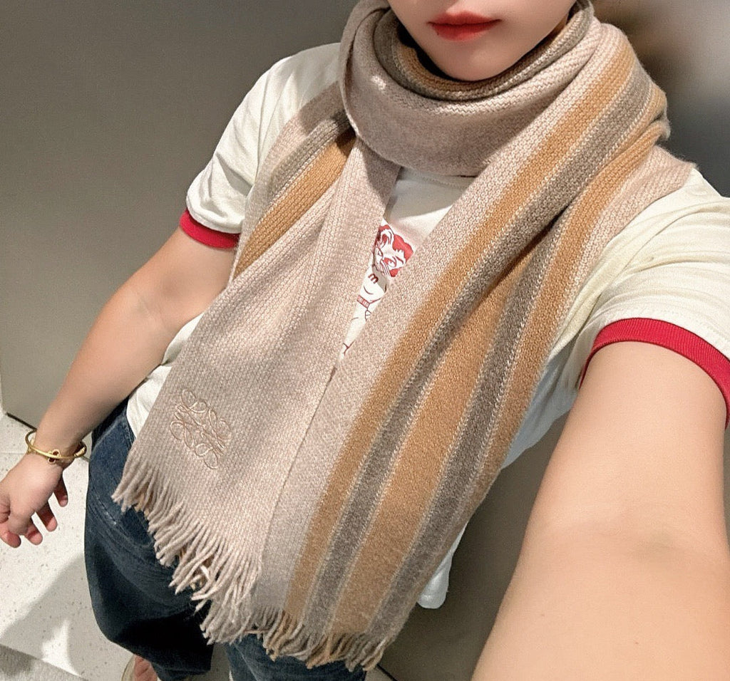 Loewe Scarf 180CM Beige Camel Cashmere 968539