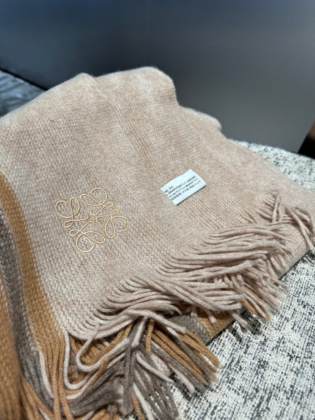 Loewe Scarf 180CM Beige Camel Cashmere 968539