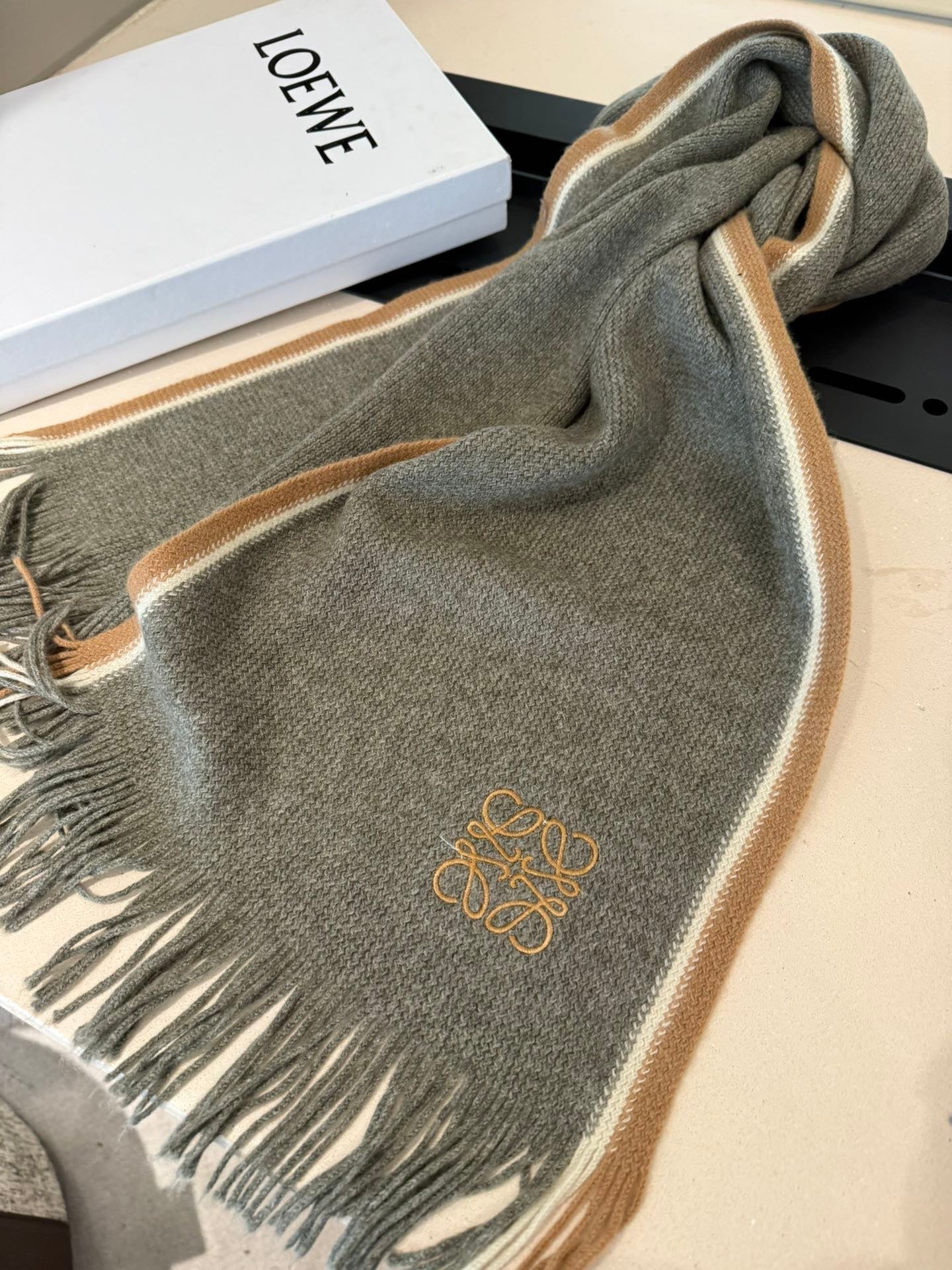 Loewe Scarf 180CM Dark Green Cashmere 968540