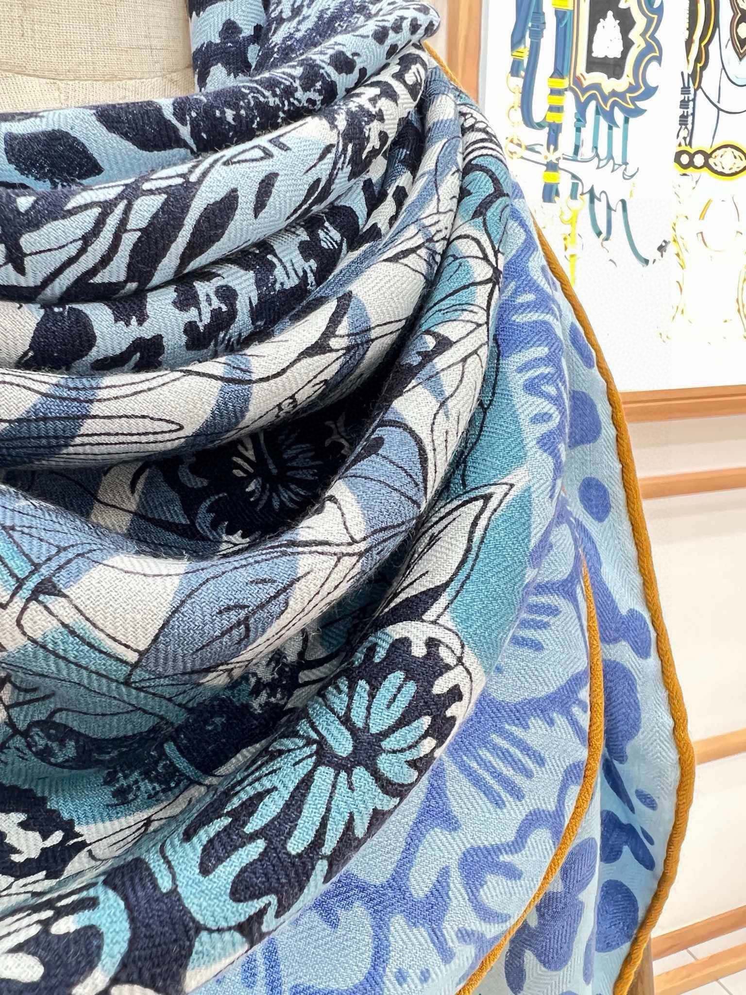 Jungle Love Stamped Scarf 140 CM In Blue Colorful Cashmere And Silk 210984