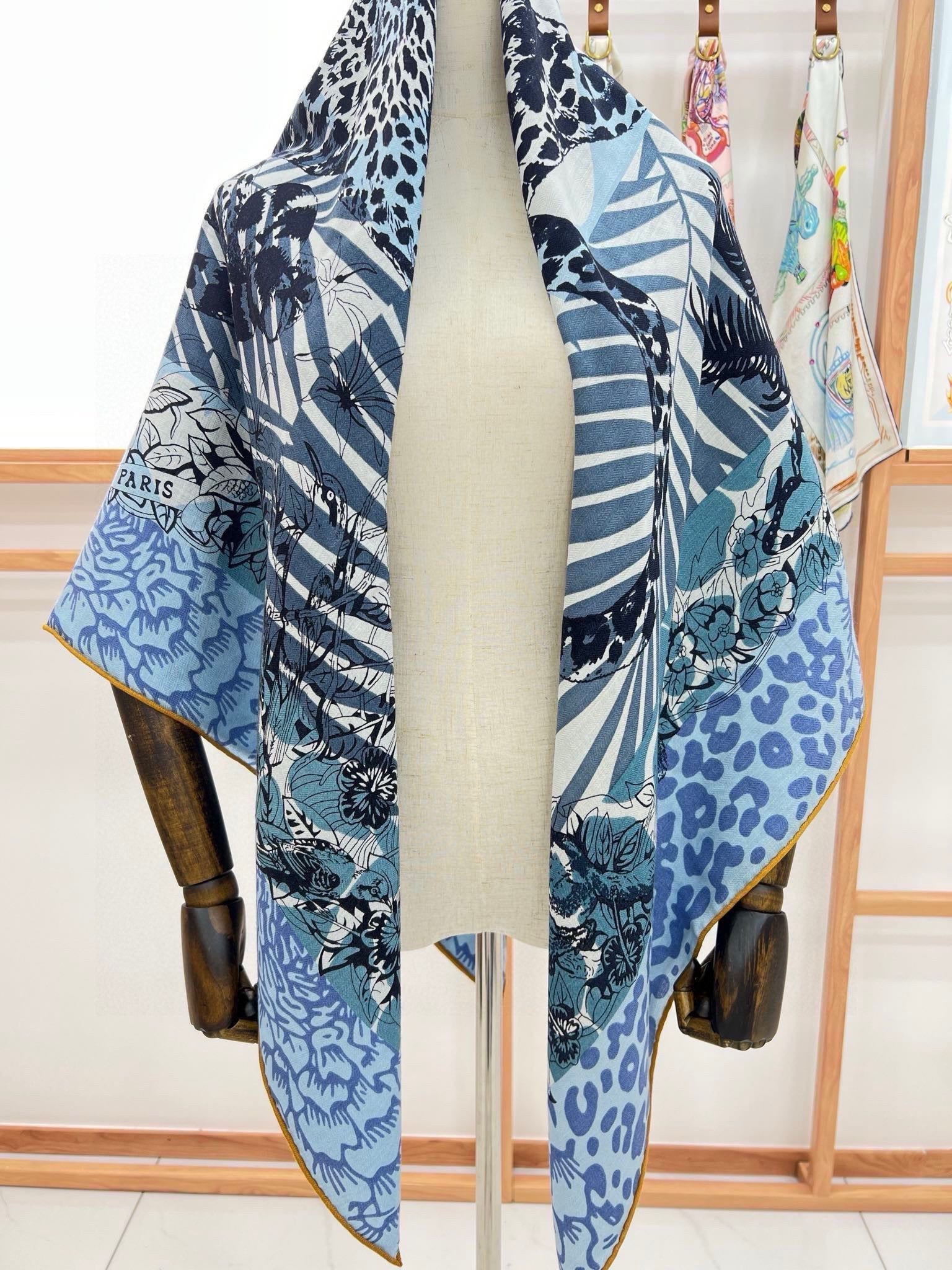 Jungle Love Stamped Scarf 140 CM In Blue Colorful Cashmere And Silk 210984