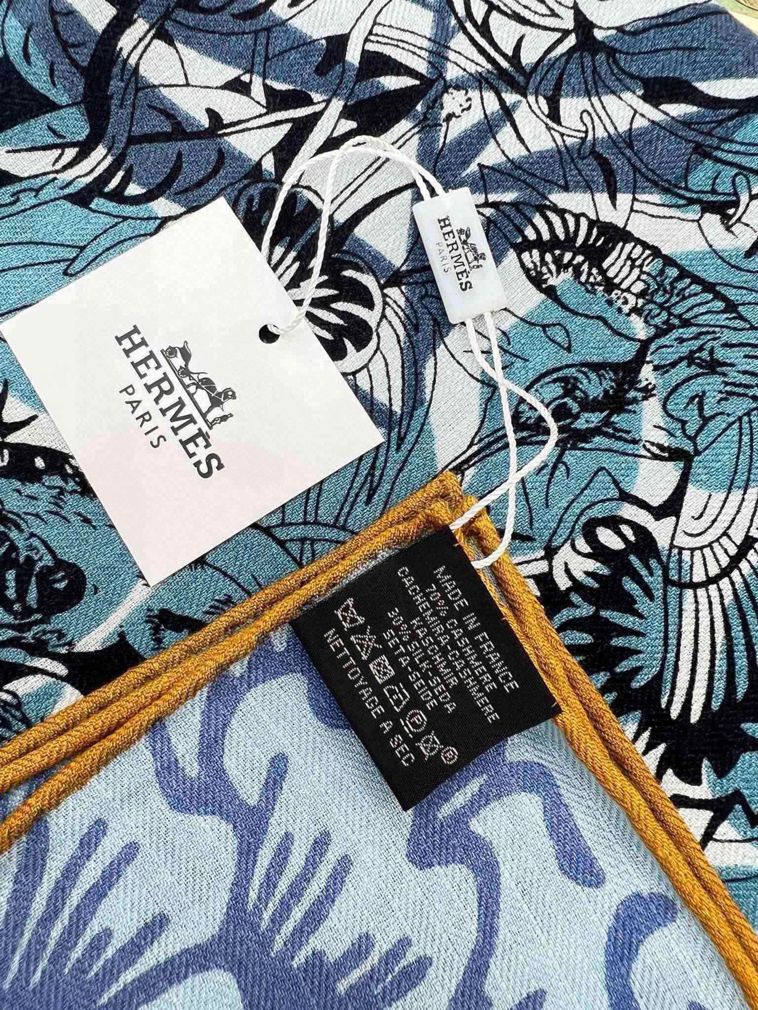 Jungle Love Stamped Scarf 140 CM In Blue Colorful Cashmere And Silk 210984