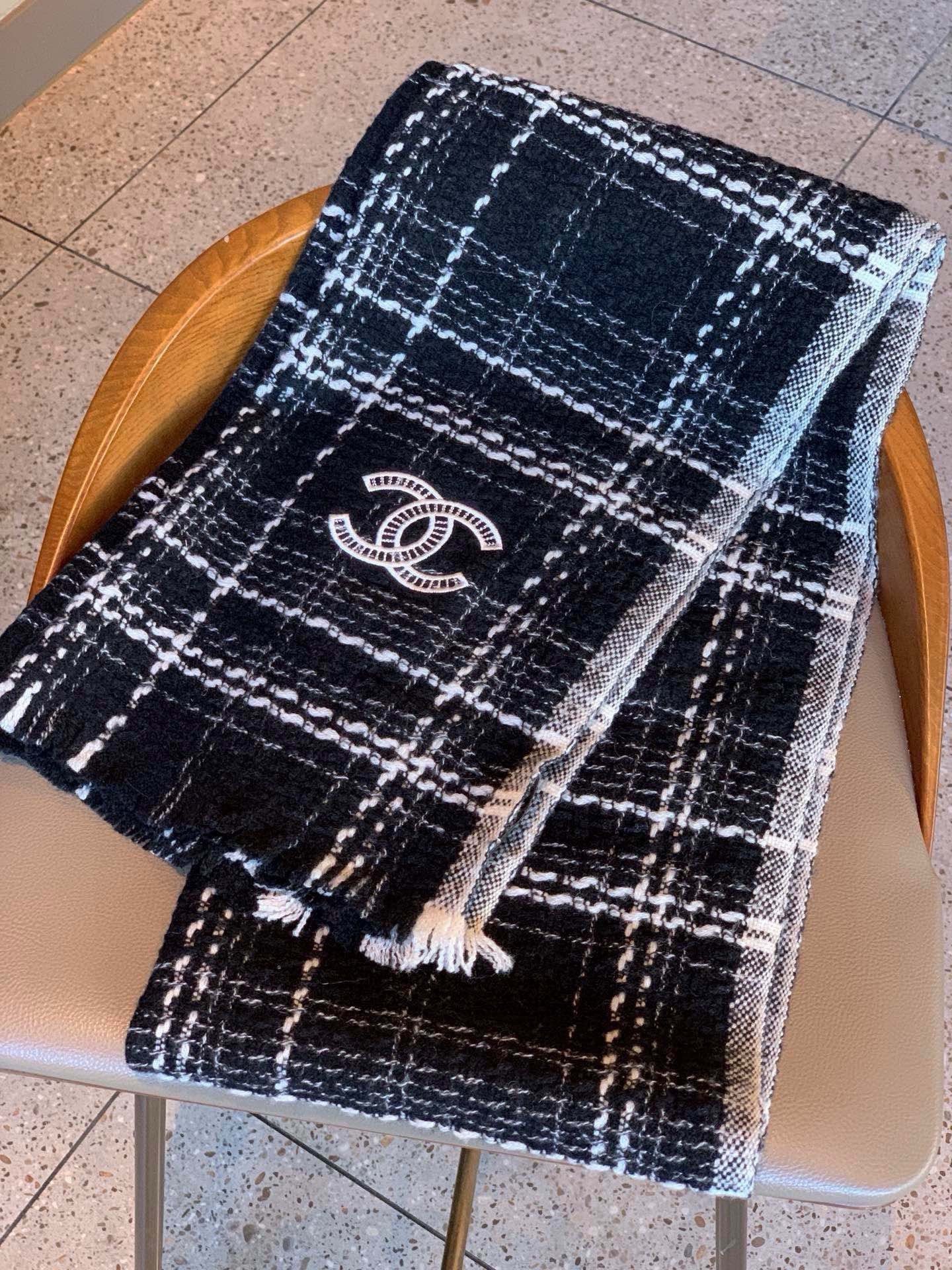 CC Scarf 200 CM In Black With White Stripes Cashmere 415342