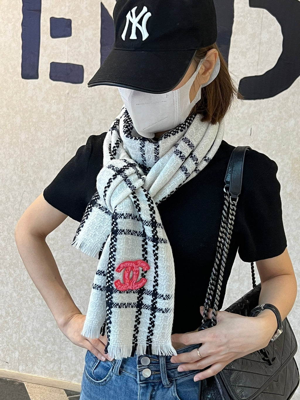 CC Scarf 190 CM In White With Black Stripes Wool  420038