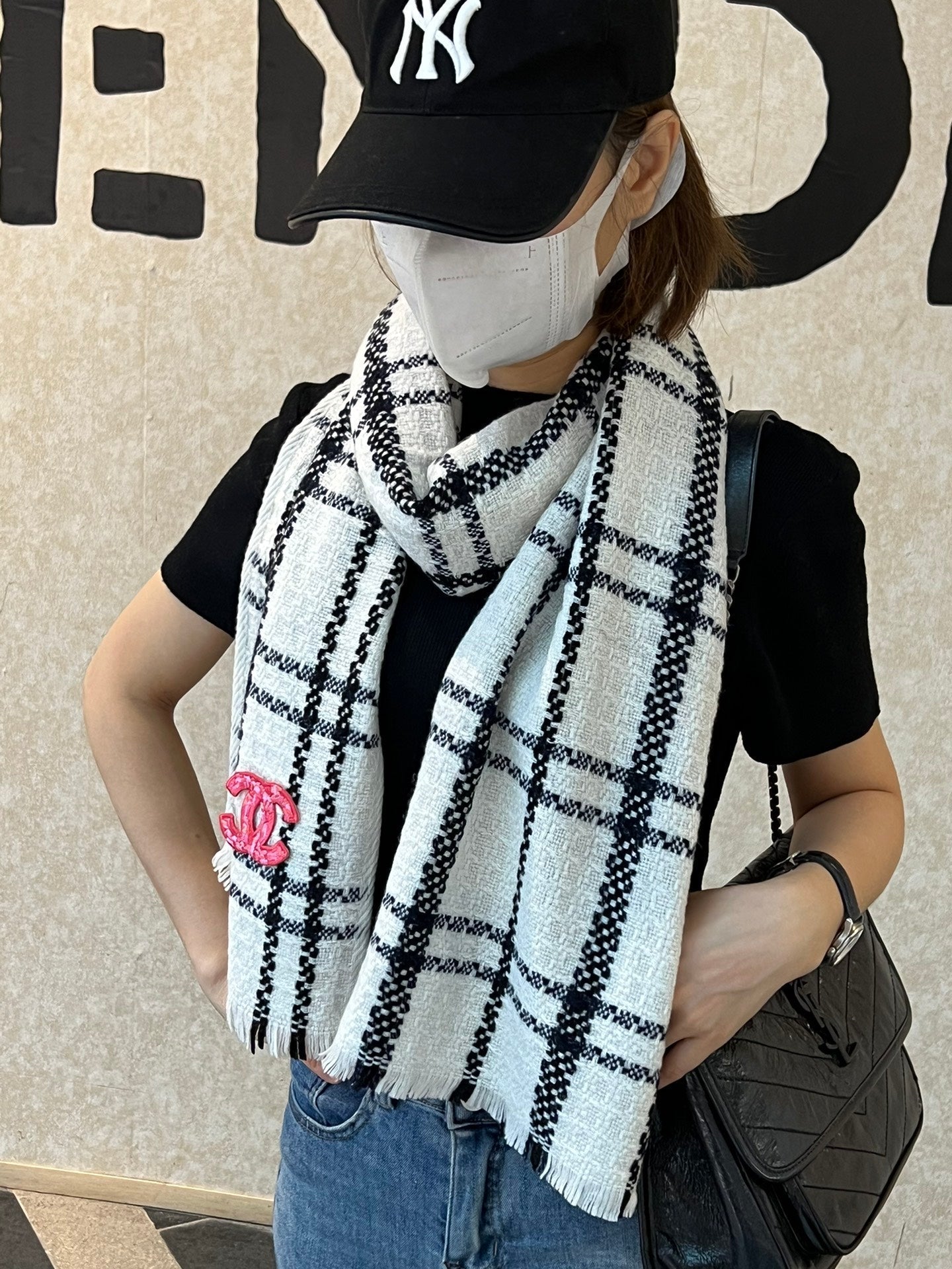 CC Scarf 190 CM In White With Black Stripes Wool  420038