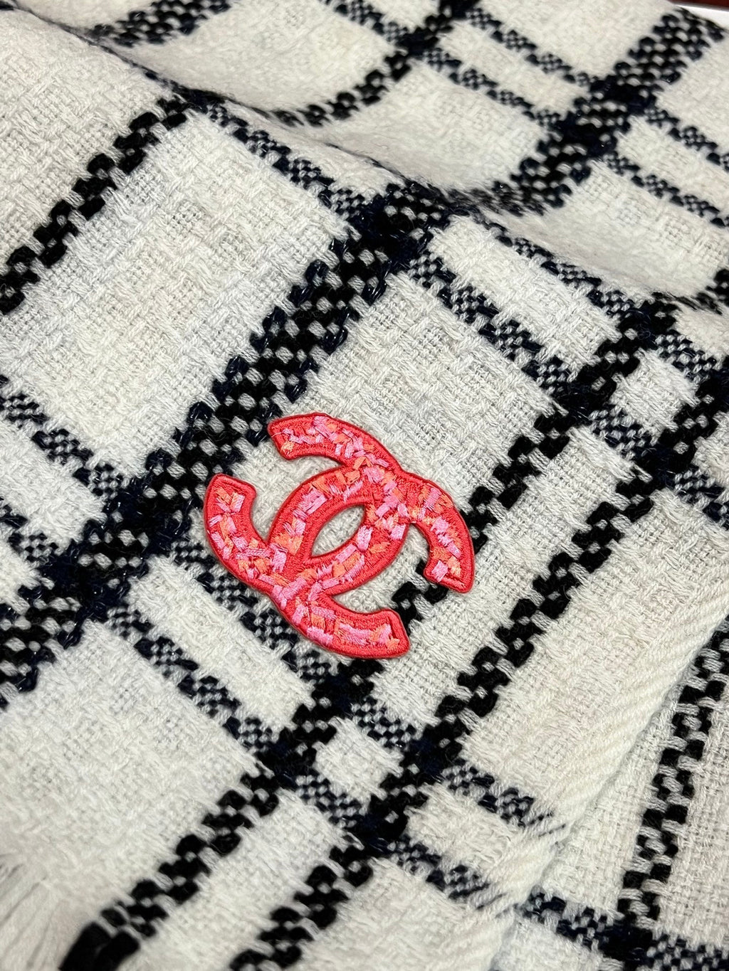 CC Scarf 190 CM In White With Black Stripes Wool  420038