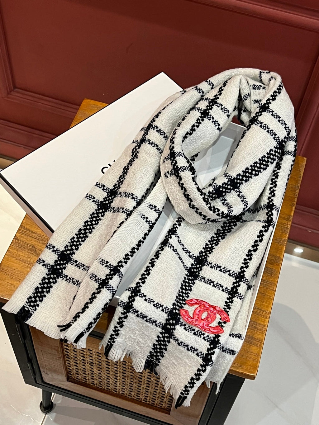 CC Scarf 190 CM In White With Black Stripes Wool  420038