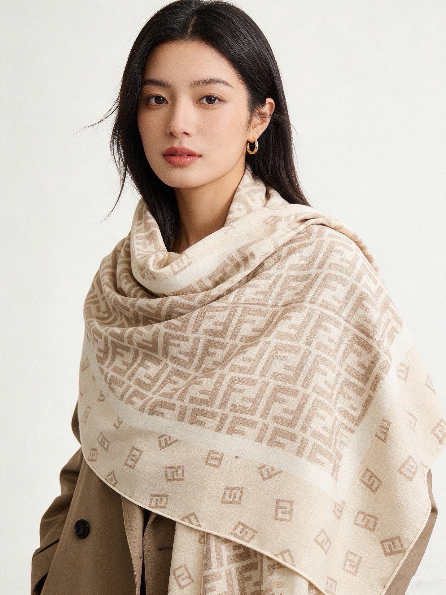 FF Scarf 140*140cm Cream Cashmere Silk 286296