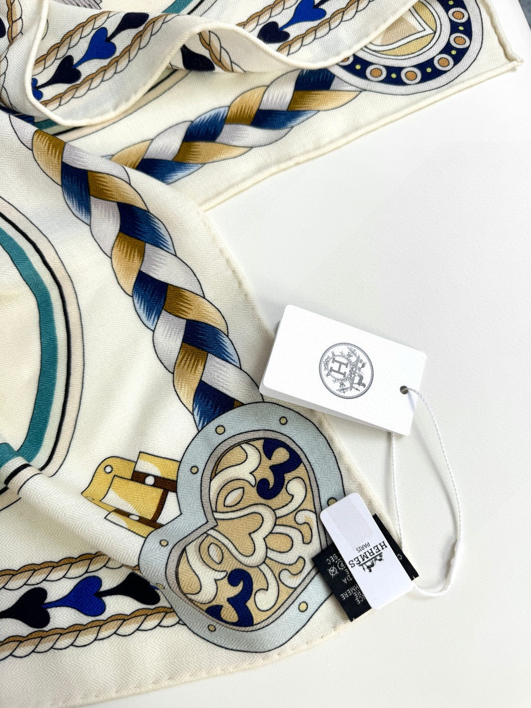 Harnais De Coeur Scarf 135 CM In White Colorful Cashmere And Silk 381094