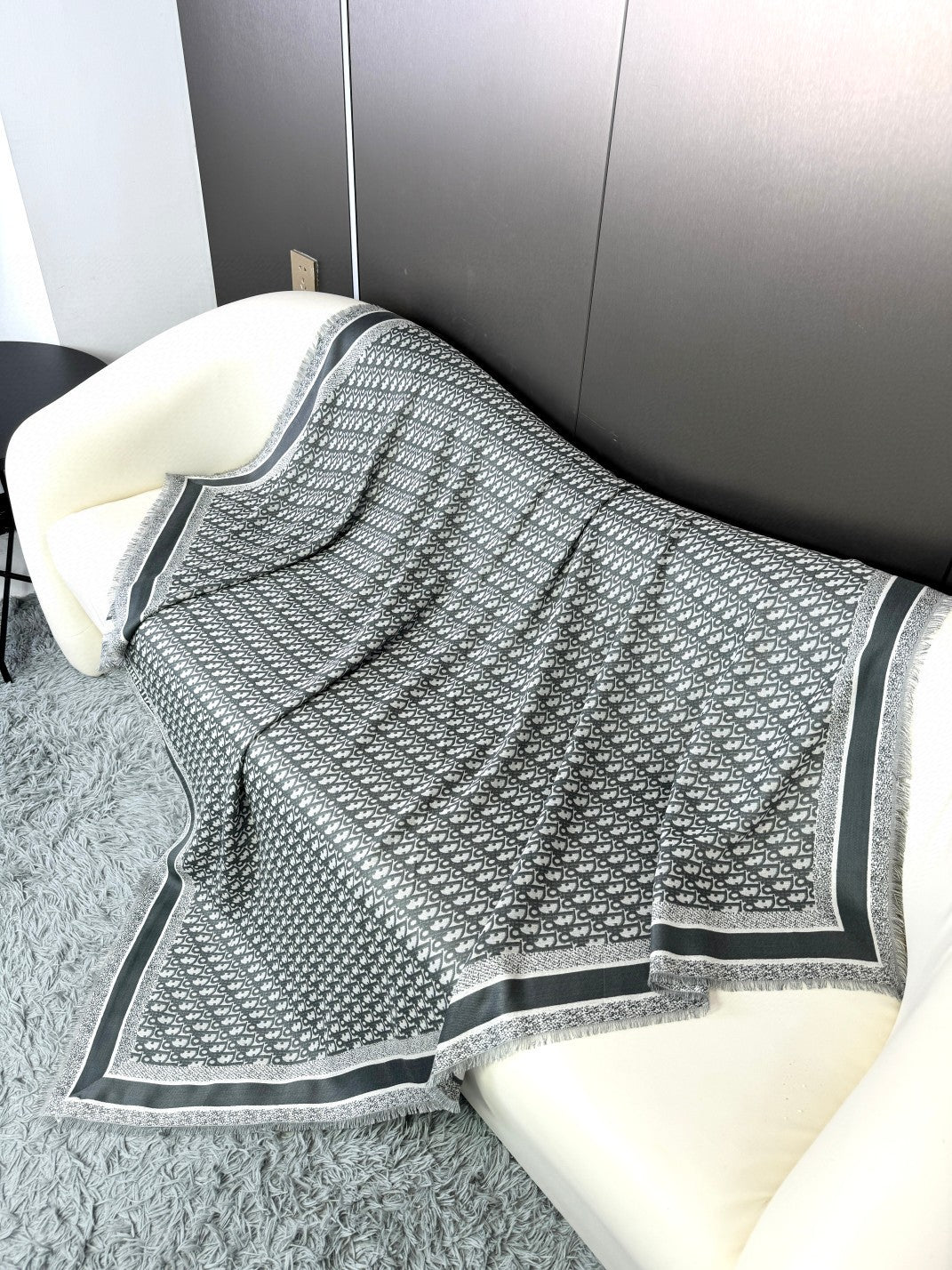 CD 26s Scarf 140cm In Cashmere Silk 313215