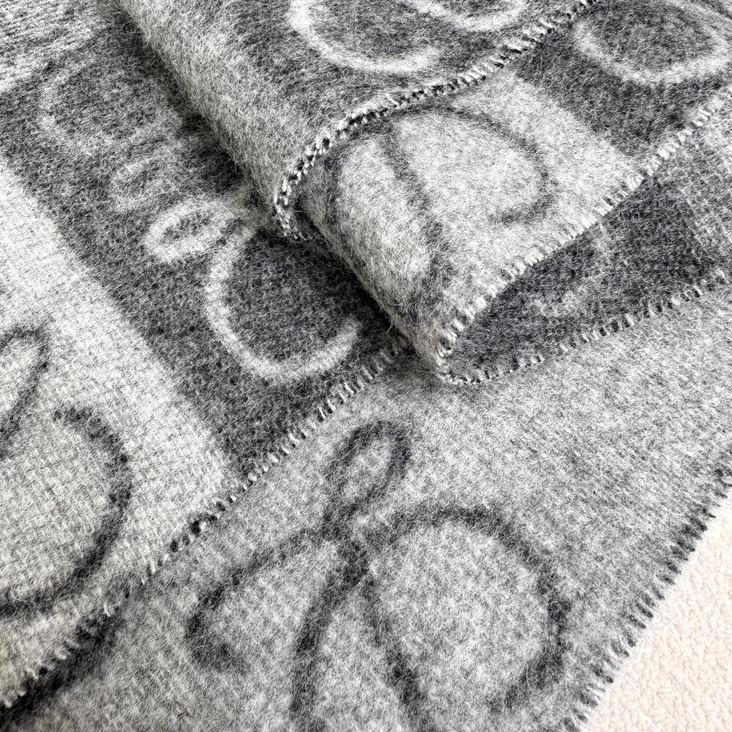 Loewe Scarf 180CM Black Gray Wool Cashmere 968612