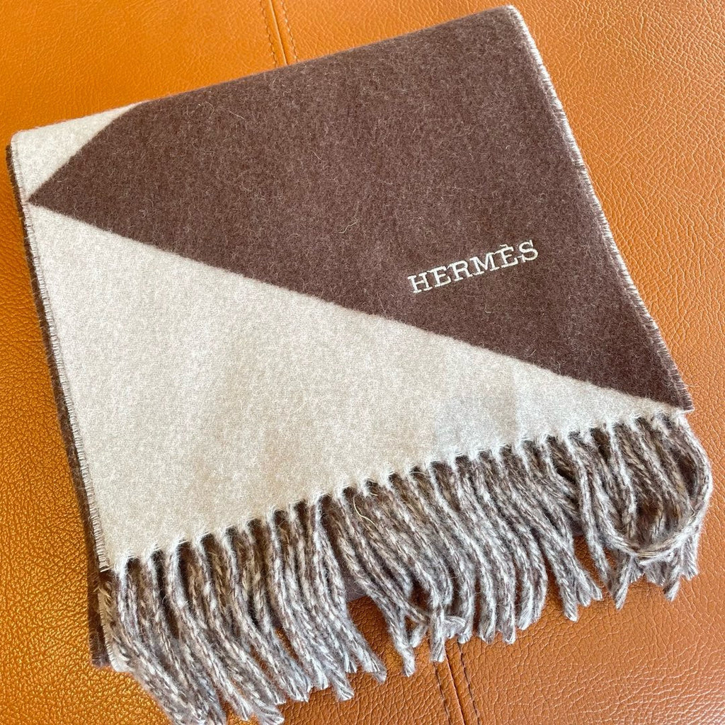 Geometric Scarf 151 CM IN Dark Brown Mix White Cashmere