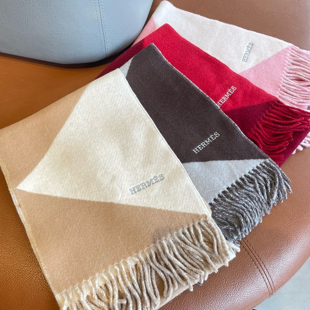Geometric Scarf 151 CM IN Beige White Cashmere