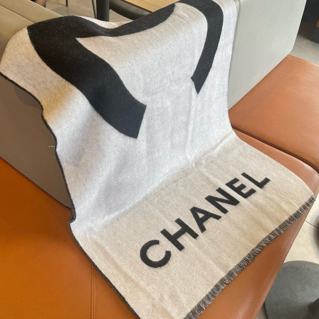 CC Large Double C Scarf 200cm Black White Cashmere 150400