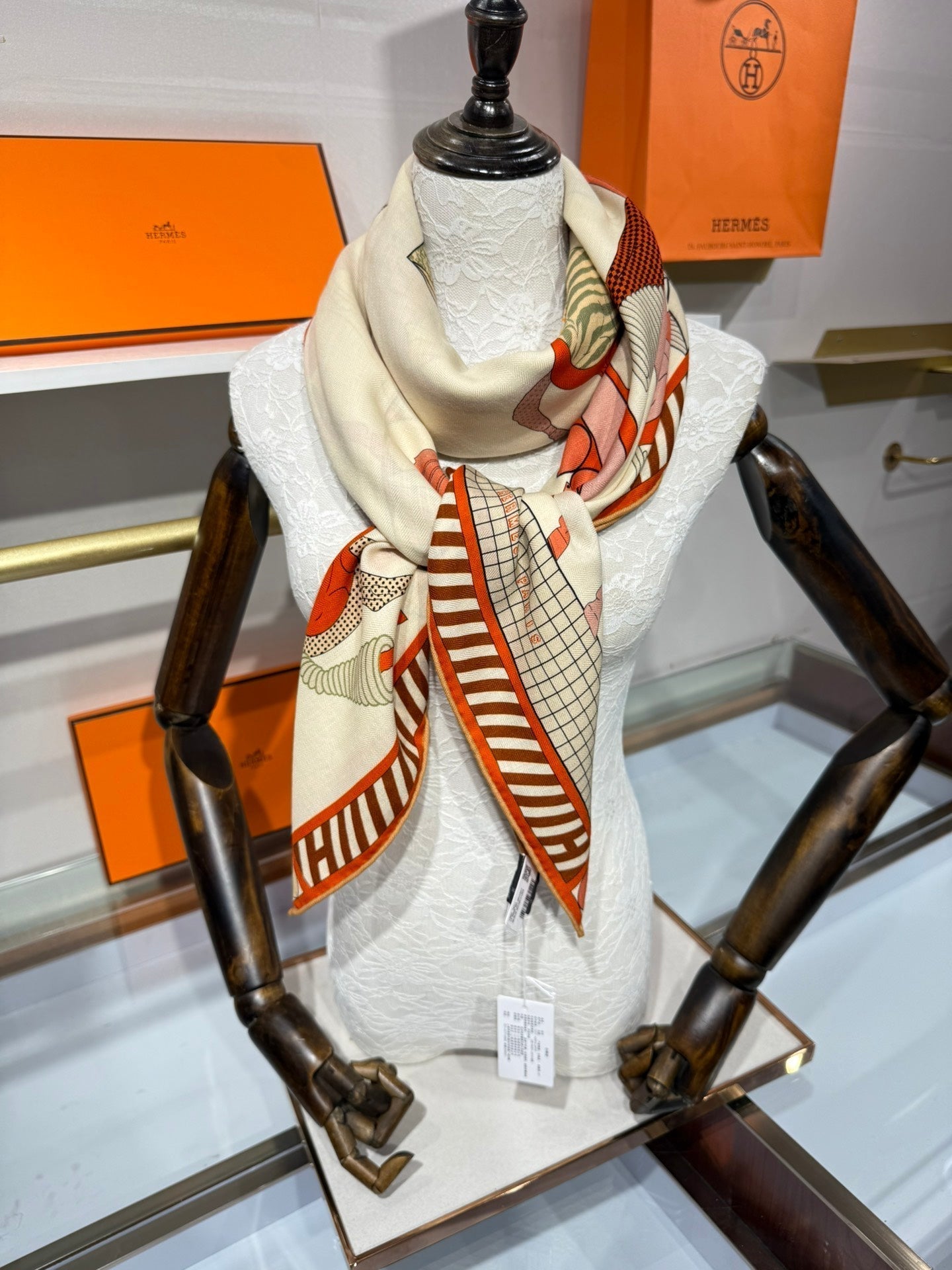 HM A Toute Allure Scarf 140 Ivory Orange Cashmere Silk 200680