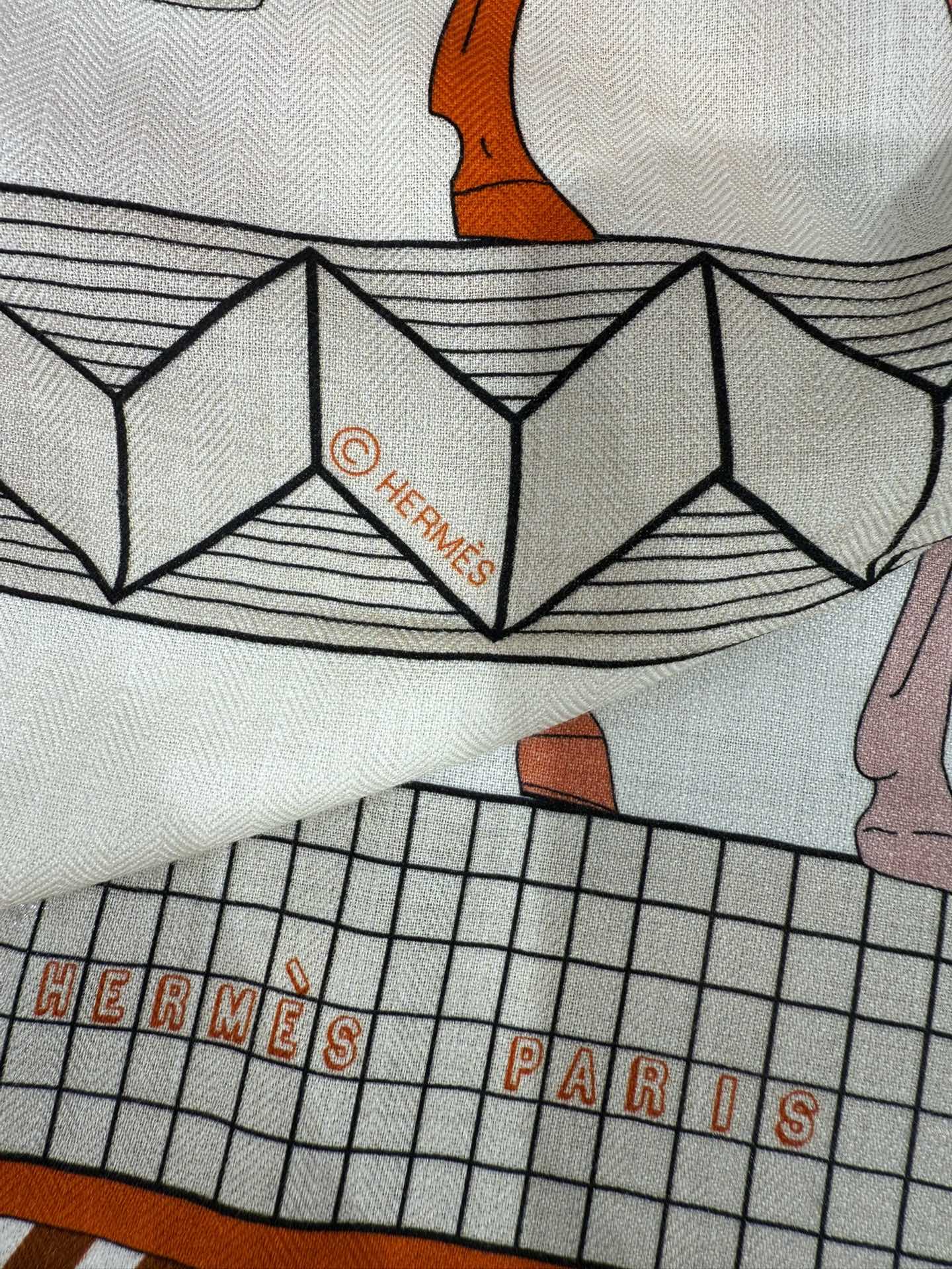 HM A Toute Allure Scarf 140 Ivory Orange Cashmere Silk 200680