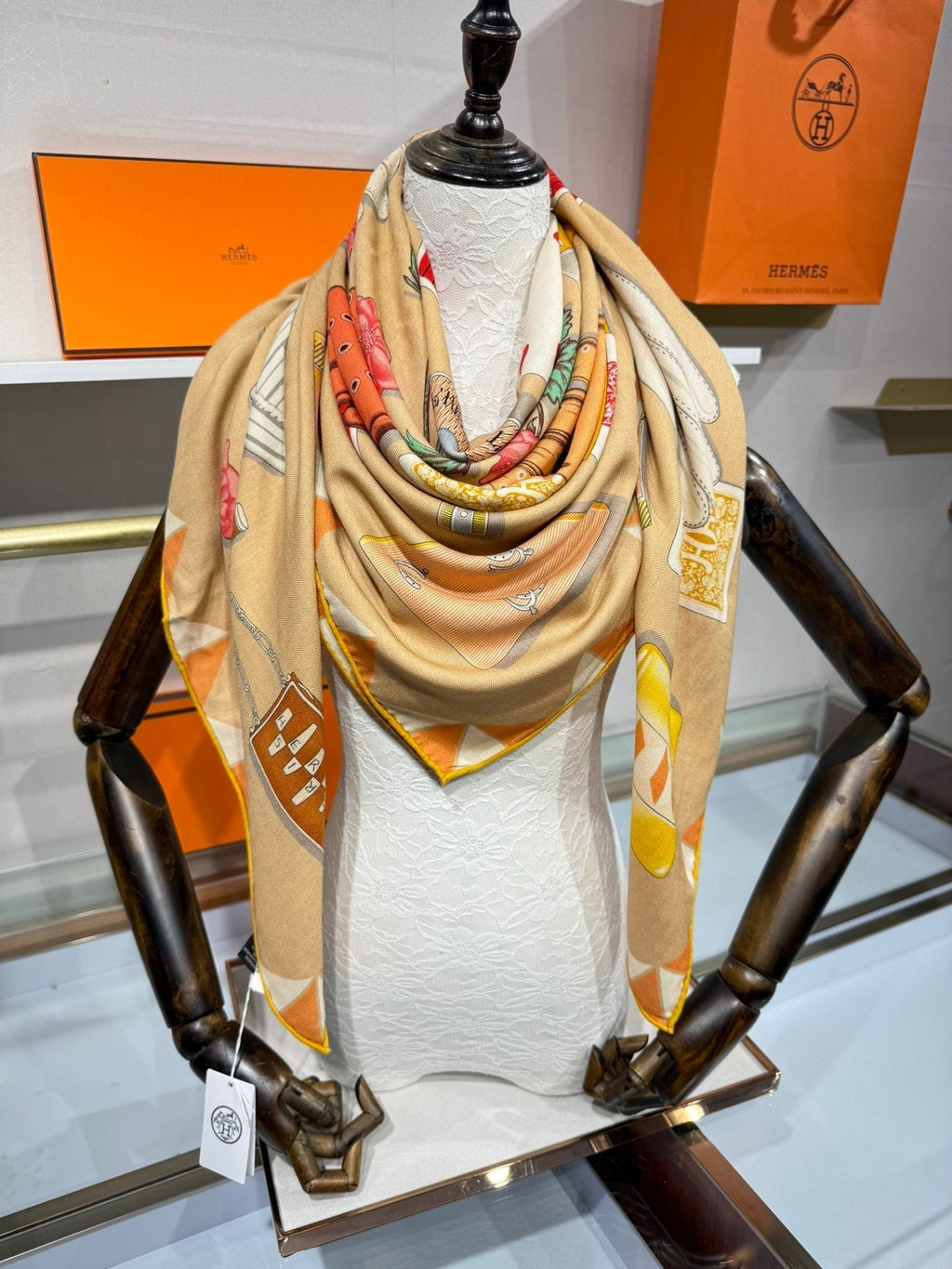 HM L'Heure des Gants Scarf 140 Beige Brown Silk 200689
