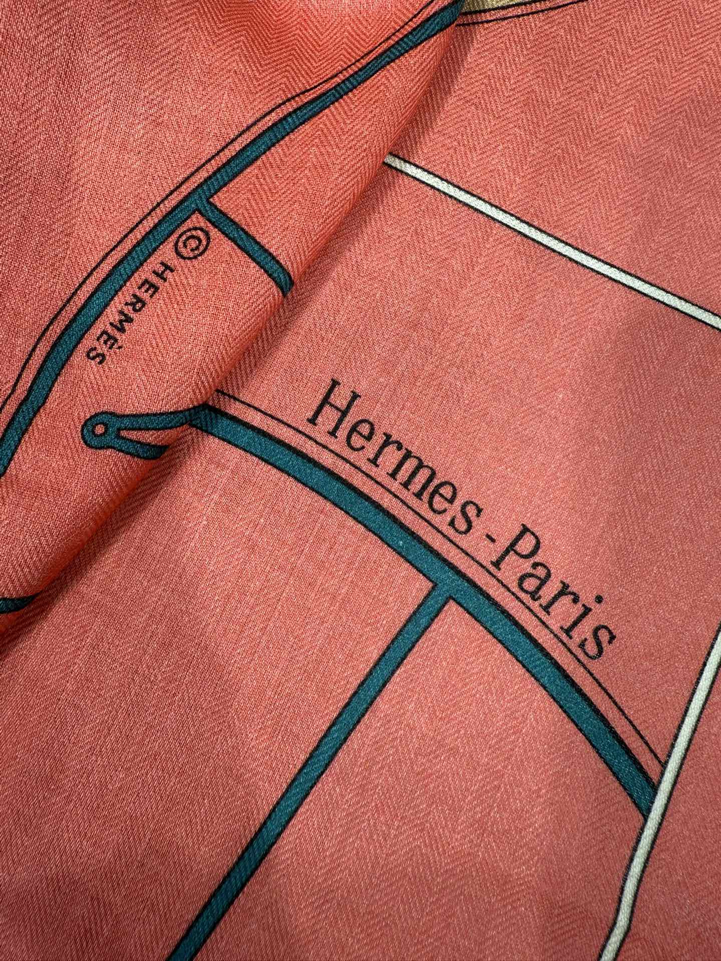 HM A Toute Berline Scarf 140 Pink Cashmere Silk