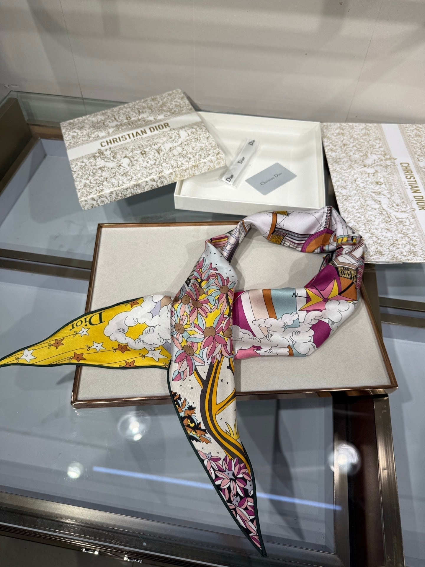 CD Avenue Diamond Scarf 45x120cm White Colorful Twill Silk 209499