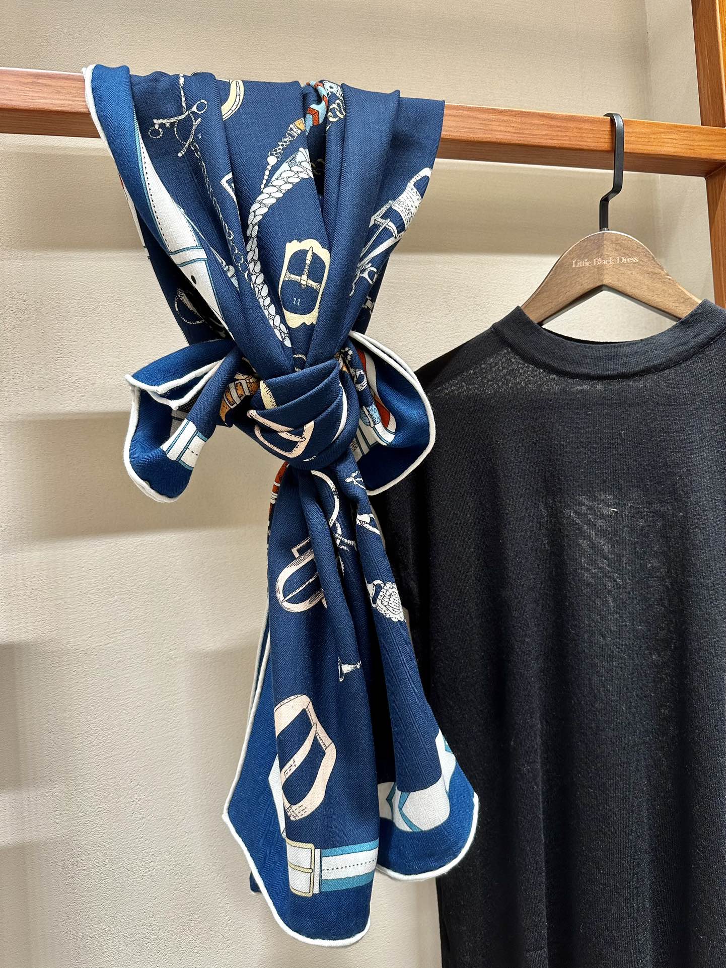 Chevaux Dechaines Shawl 135 CM IN Dark Blue Colorful Cashmere Silk 373682