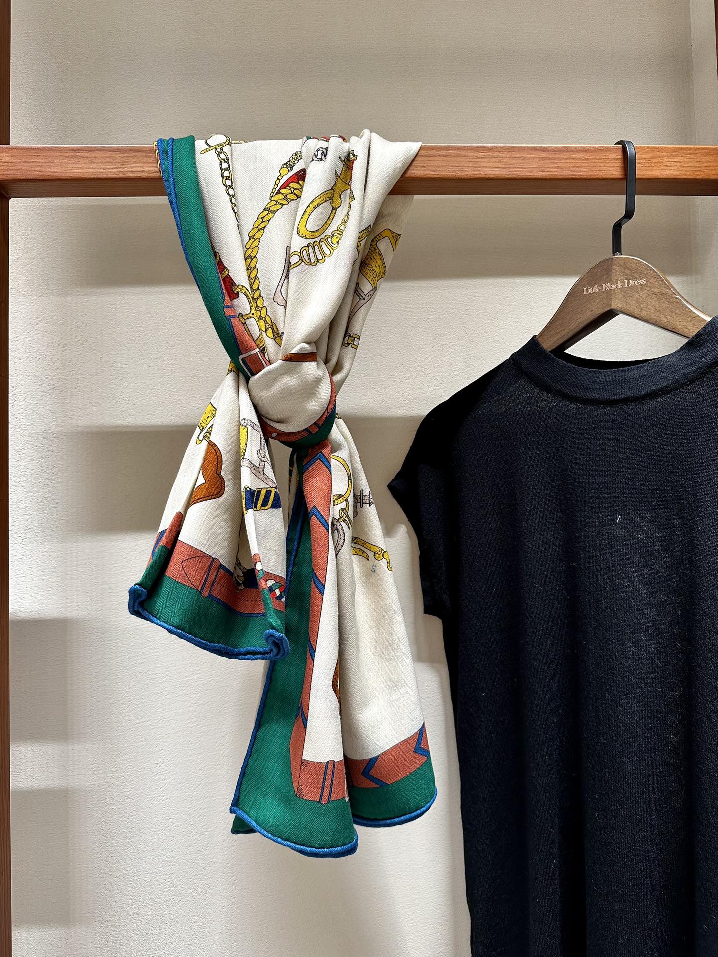 Chevaux Dechaines Shawl 135 CM IN Green Colorful Cashmere Silk 373684