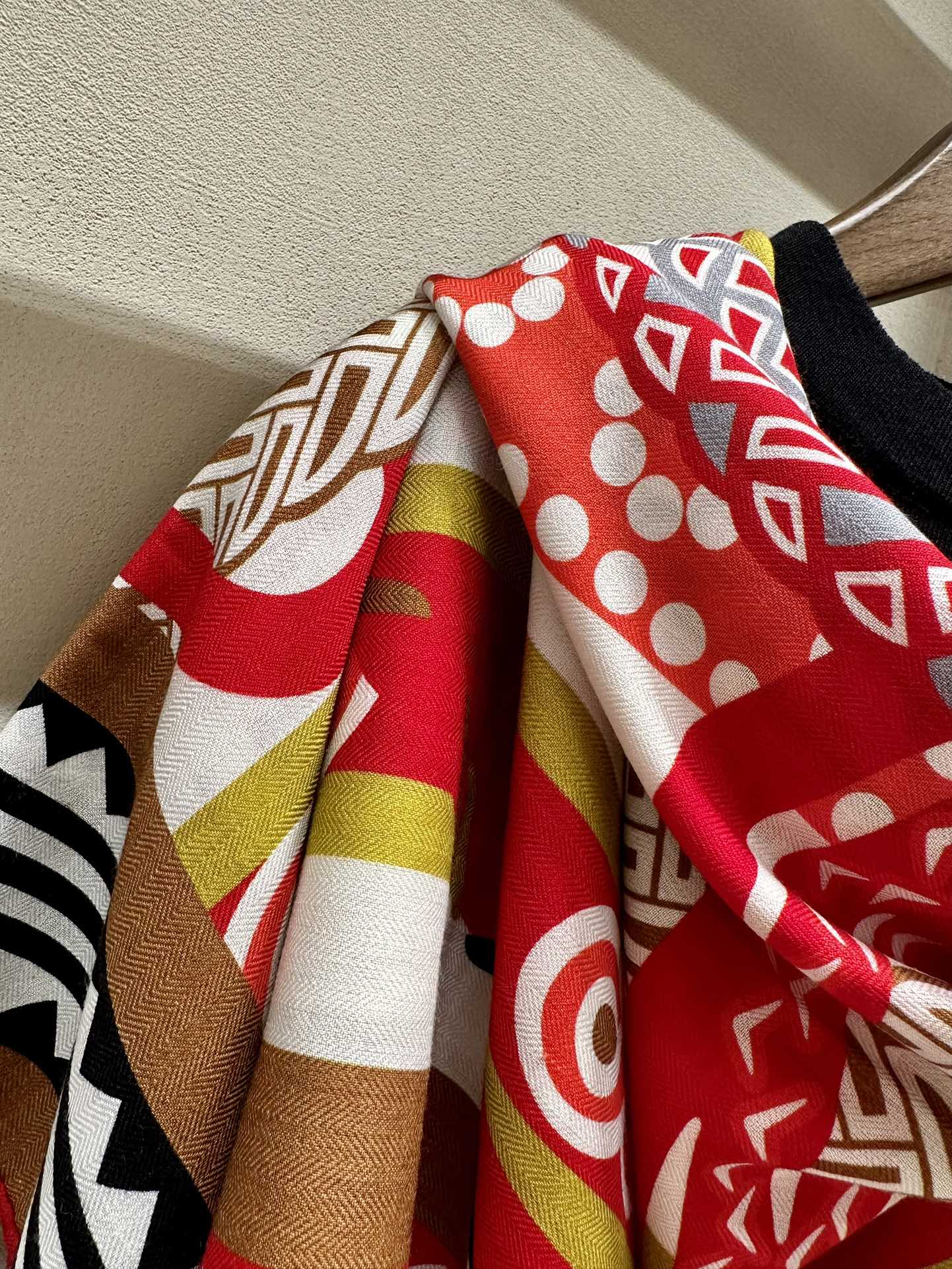 Fantaisie d'Etriers Scarf  140 CM Red Colorful Silk