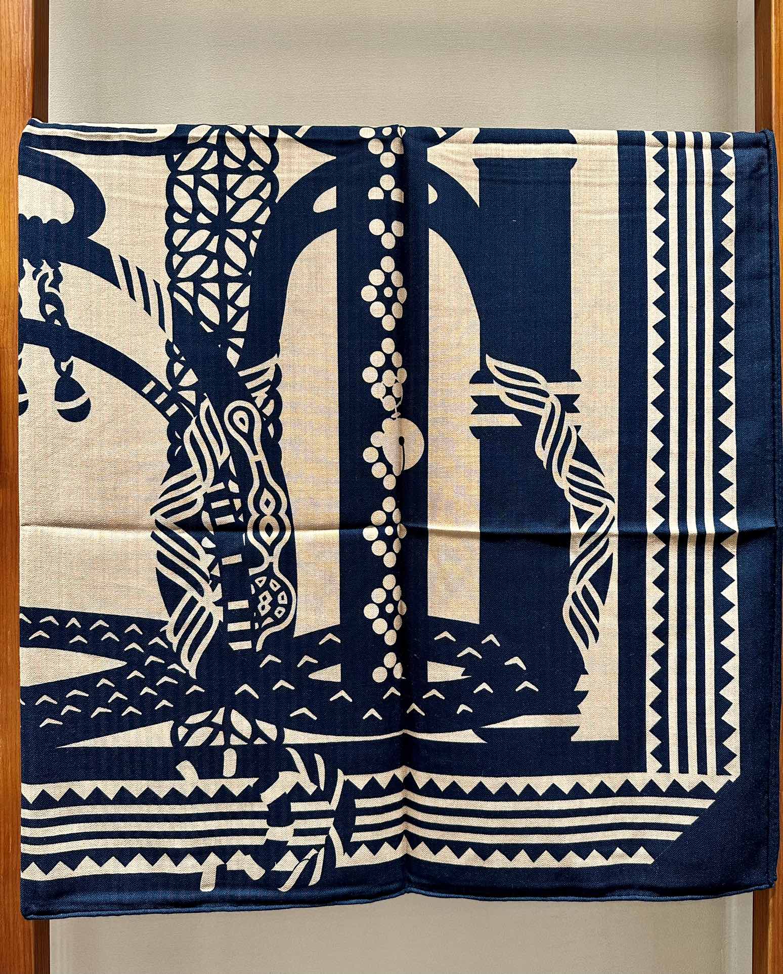 Fantaisie d'Etriers Shawl 140 CM Navy Blue Silk