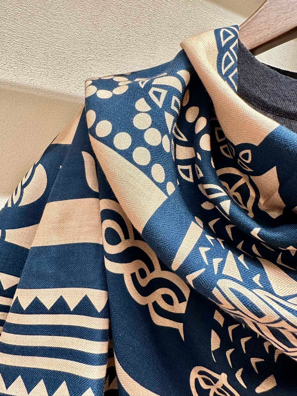 Fantaisie d'Etriers Shawl 140 CM Navy Blue Silk