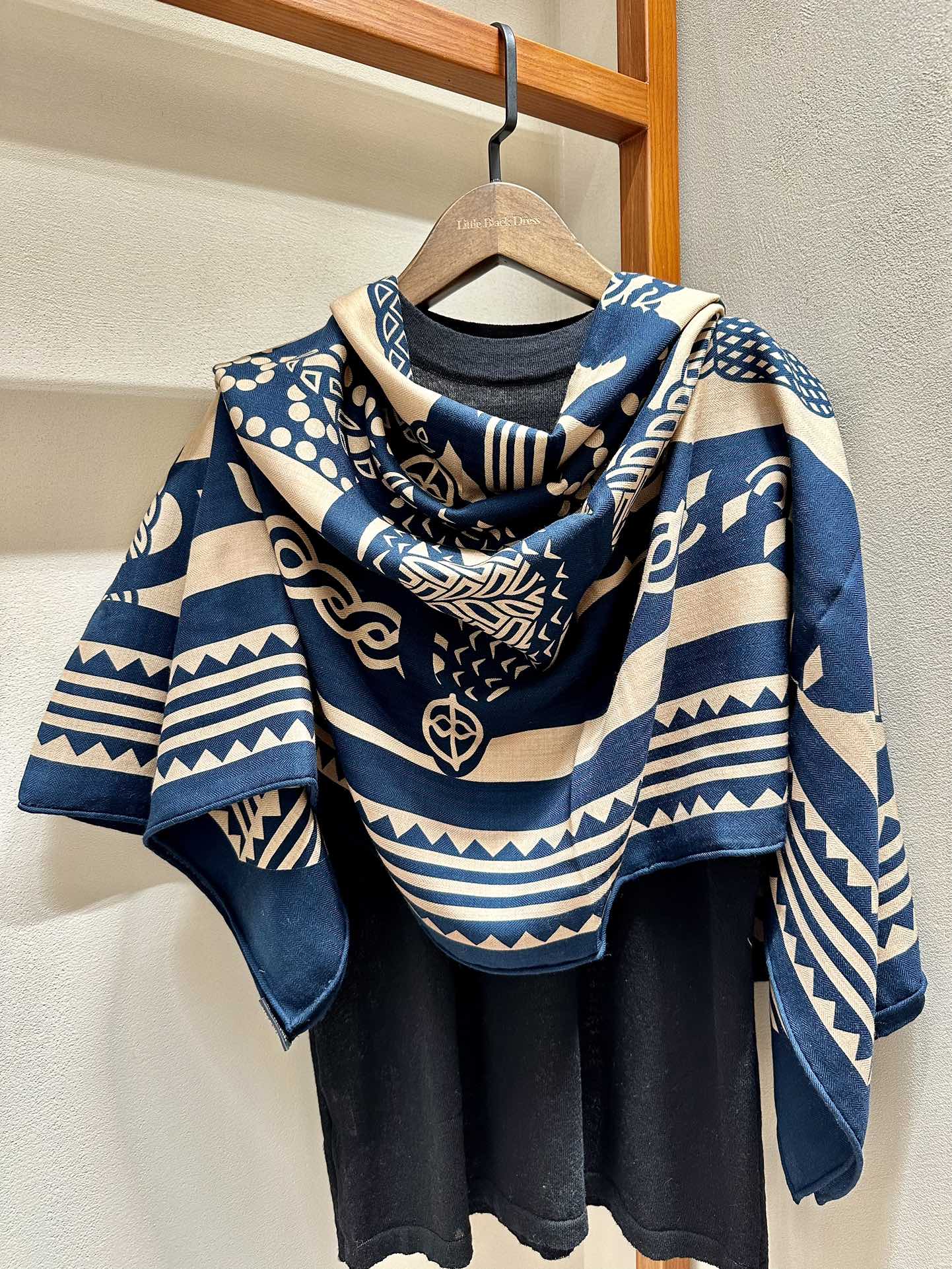Fantaisie d'Etriers Shawl 140 CM Navy Blue Silk