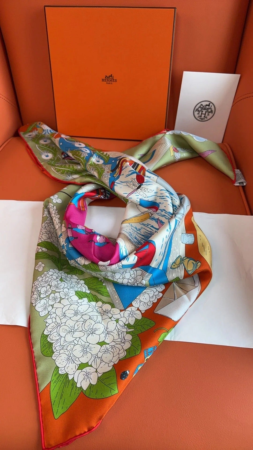 HM 26s 90 Scarf Green Colorful Mulberry Silk 153391