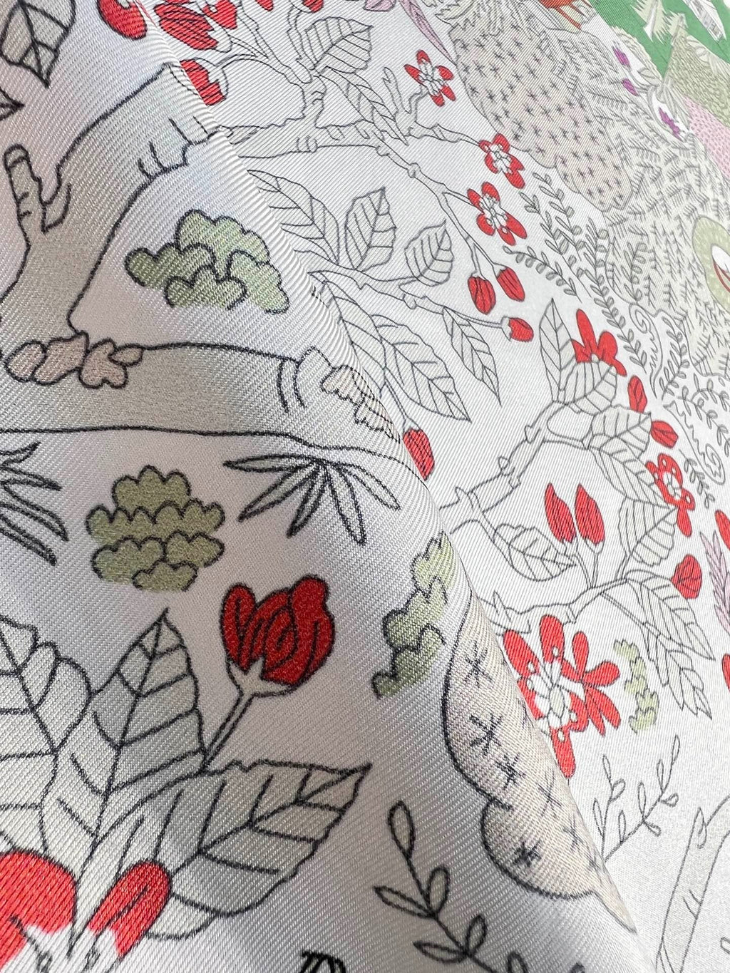 HM 26s Double-sided Scarf 90 White Gray Colorful Mulberry Silk 152368