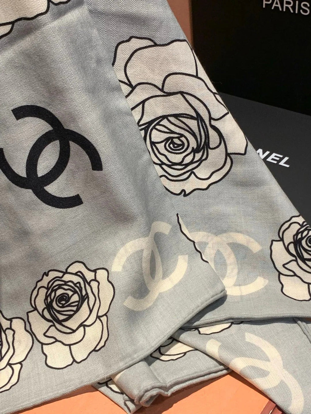 CHANEL 25S SCARF 140 CM IN CASHMERE AND SILK 943334
