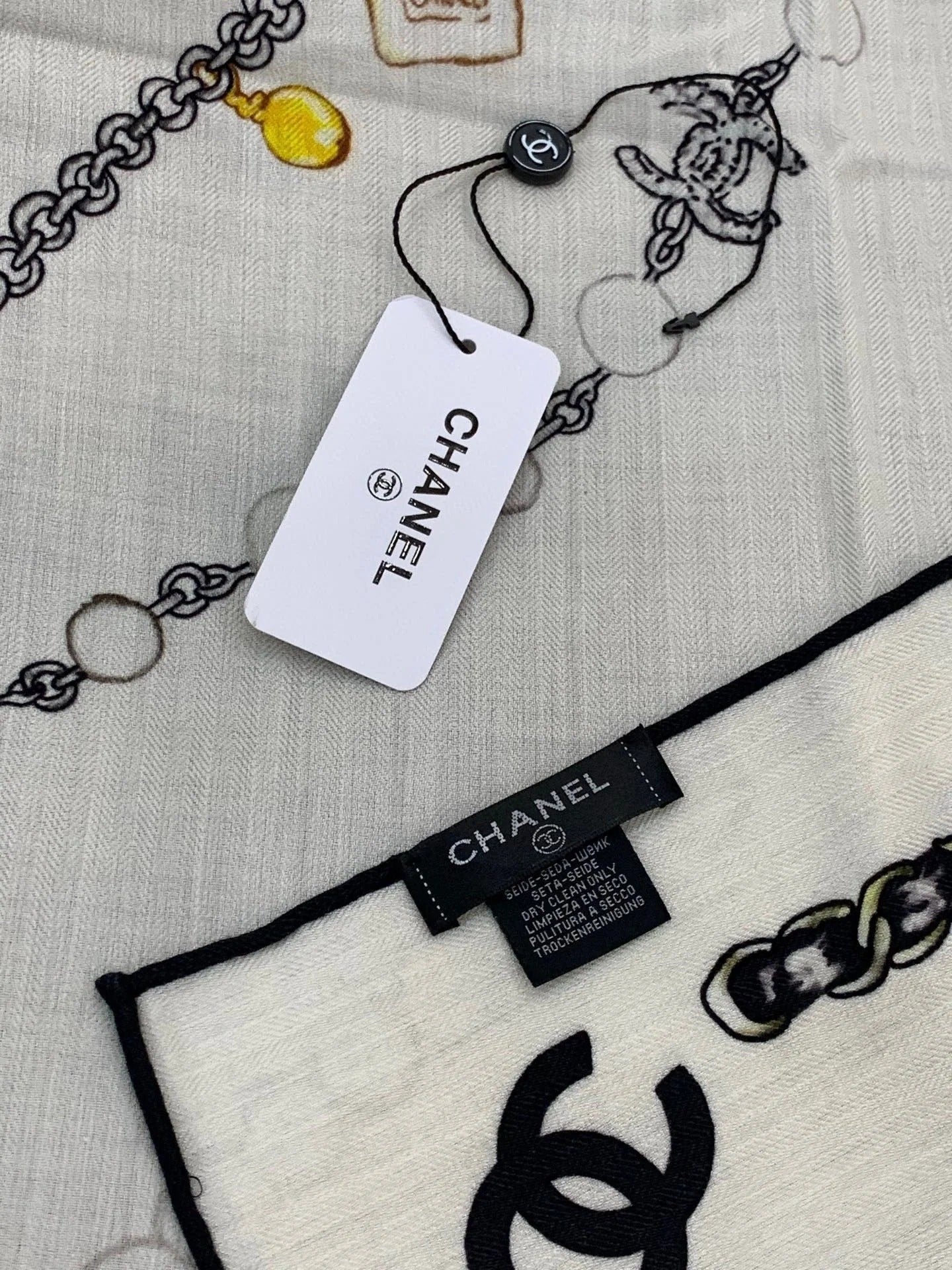 CHANEL 25S SCARF 135 CM IN CASHMERE SILK 941838