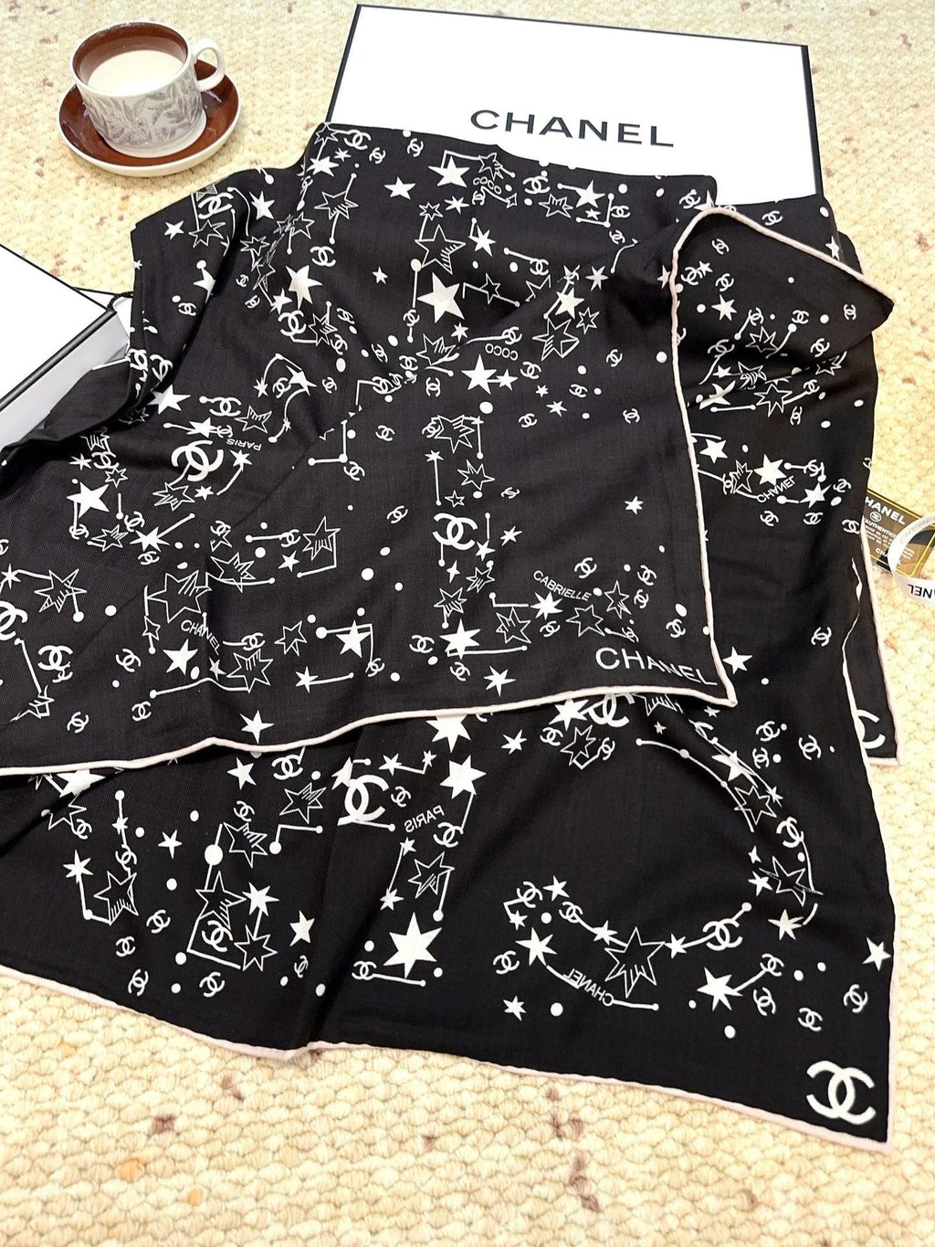 CHANEL 25S SCARF 140 CM IN CASHMERE SILK 943918