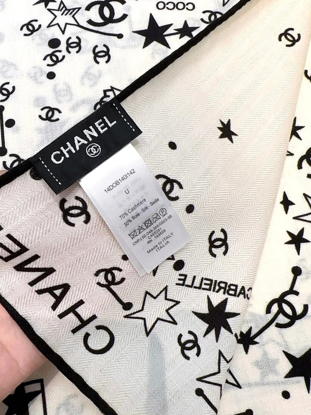 CHANEL 25S SCARF 140 CM IN CASHMERE SILK 943919