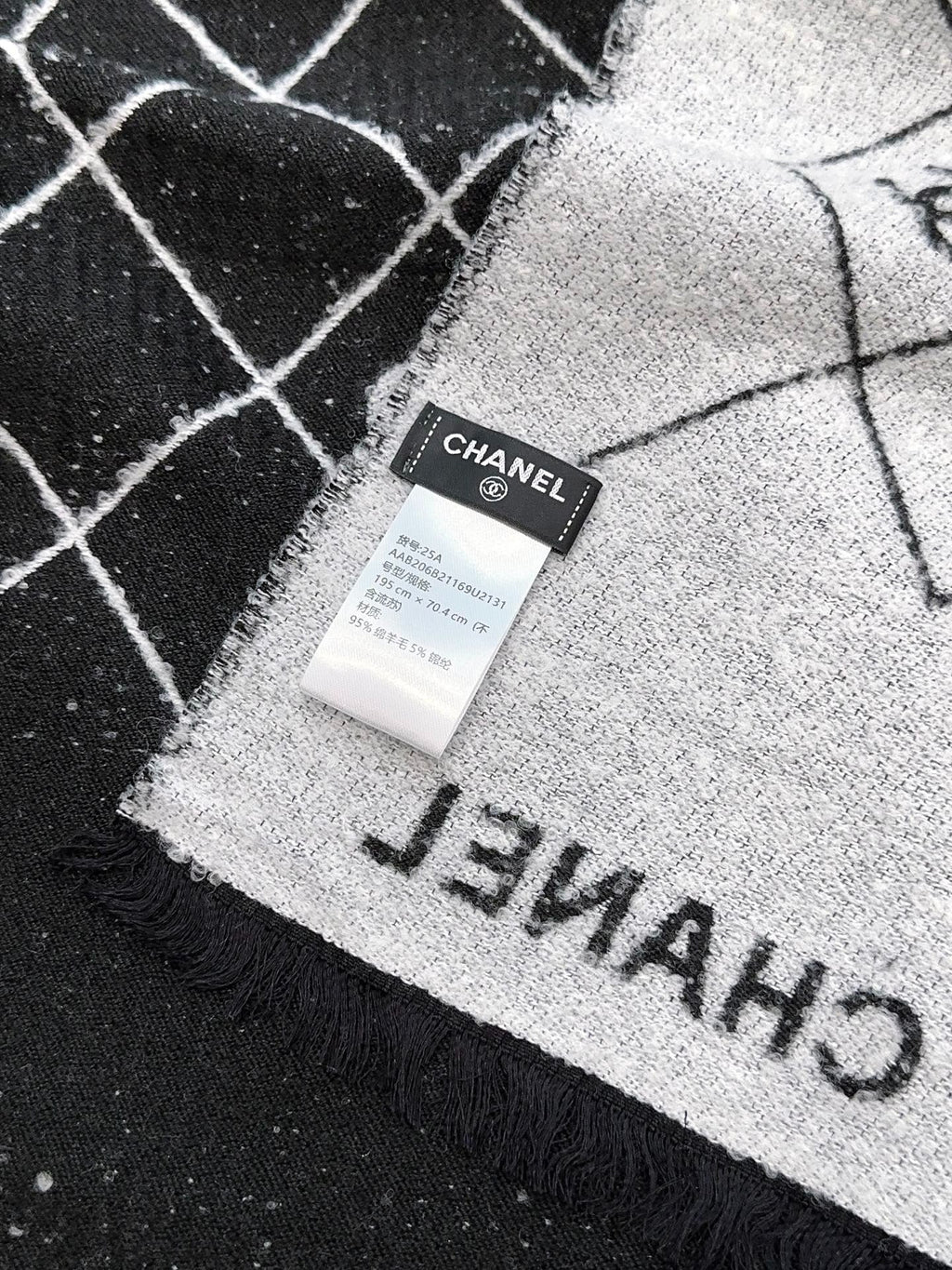 CHANEL 25S SCARF 195 CM IN CASHMERE 942782