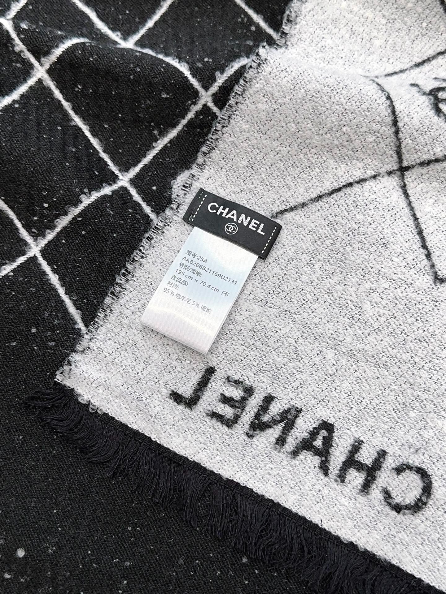 CHANEL 25S SCARF 195 CM IN CASHMERE 942782