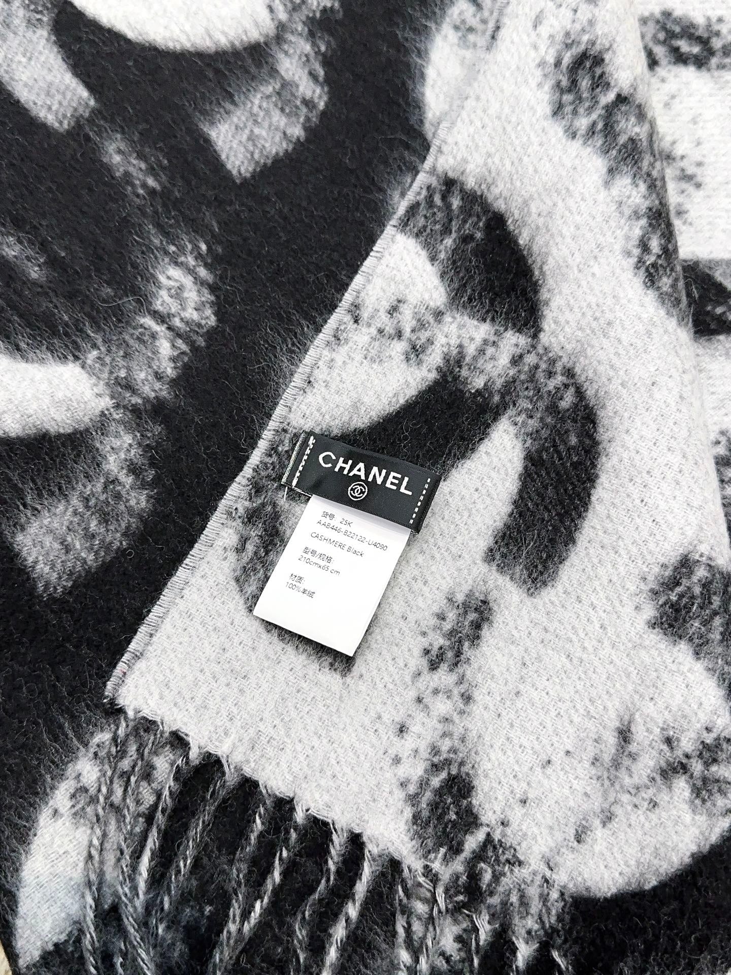 CHANEL 25S SCARF 210 CM IN CASHMERE 943937