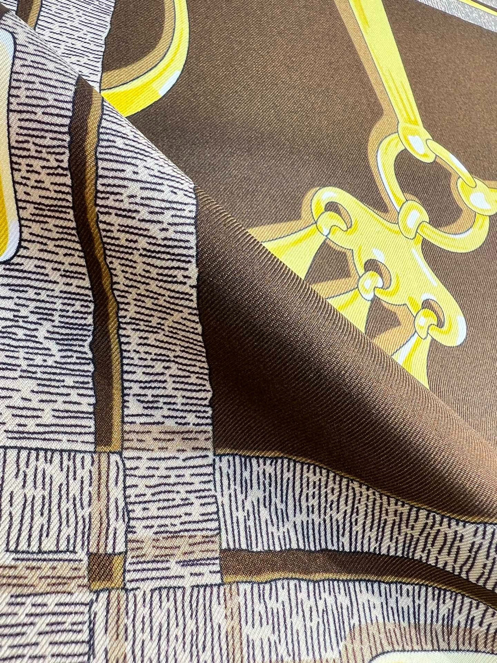 HM 26s Double-sided Scarf 90 Yellow Brown Colorful Mulberry Silk 152282