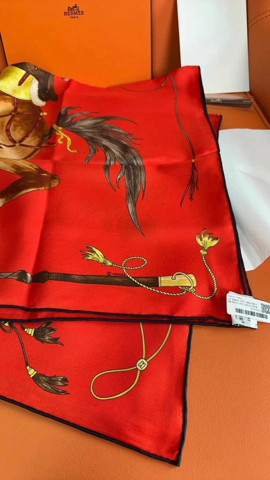 HM 26s 90 House Scarf Red Colorful Mulberry Silk 153371