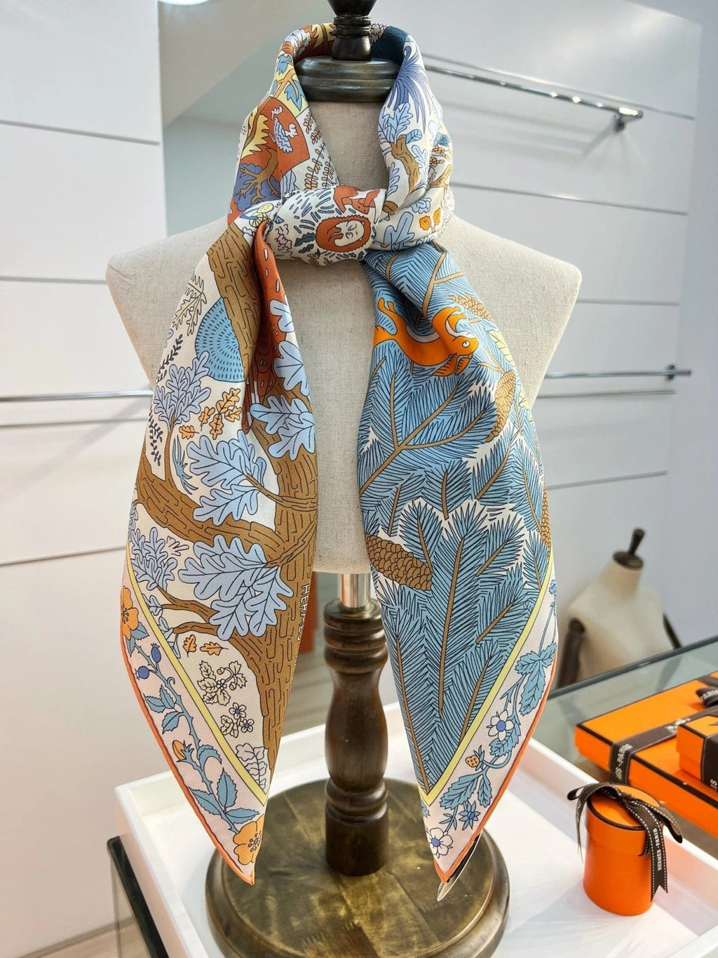 HM 26s Double-sided Scarf 90 Blue Brown Colorful Mulberry Silk 152372