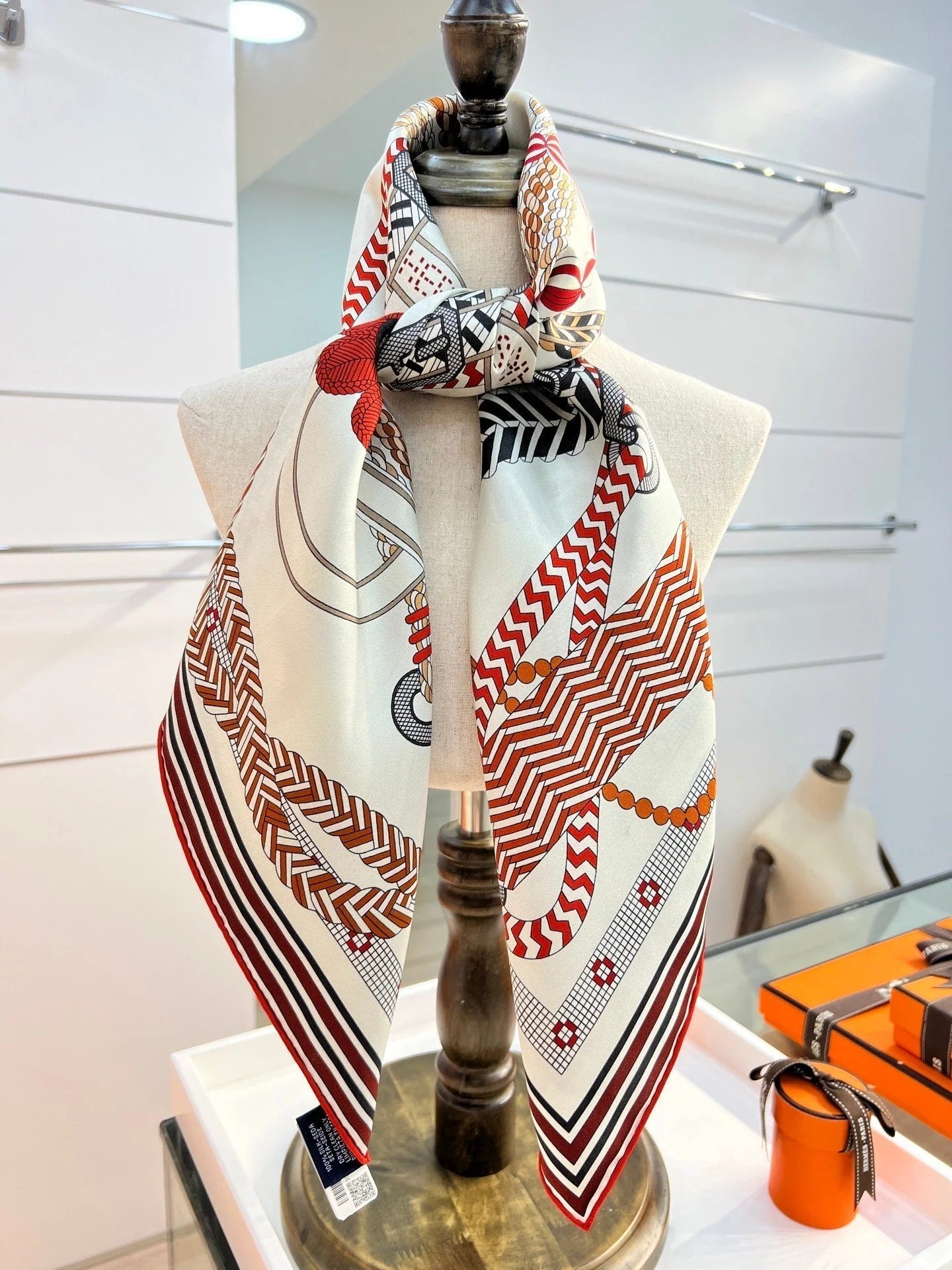 HM 26s Knitting Scarf 90 White Red Colorful Mulberry Silk 148054