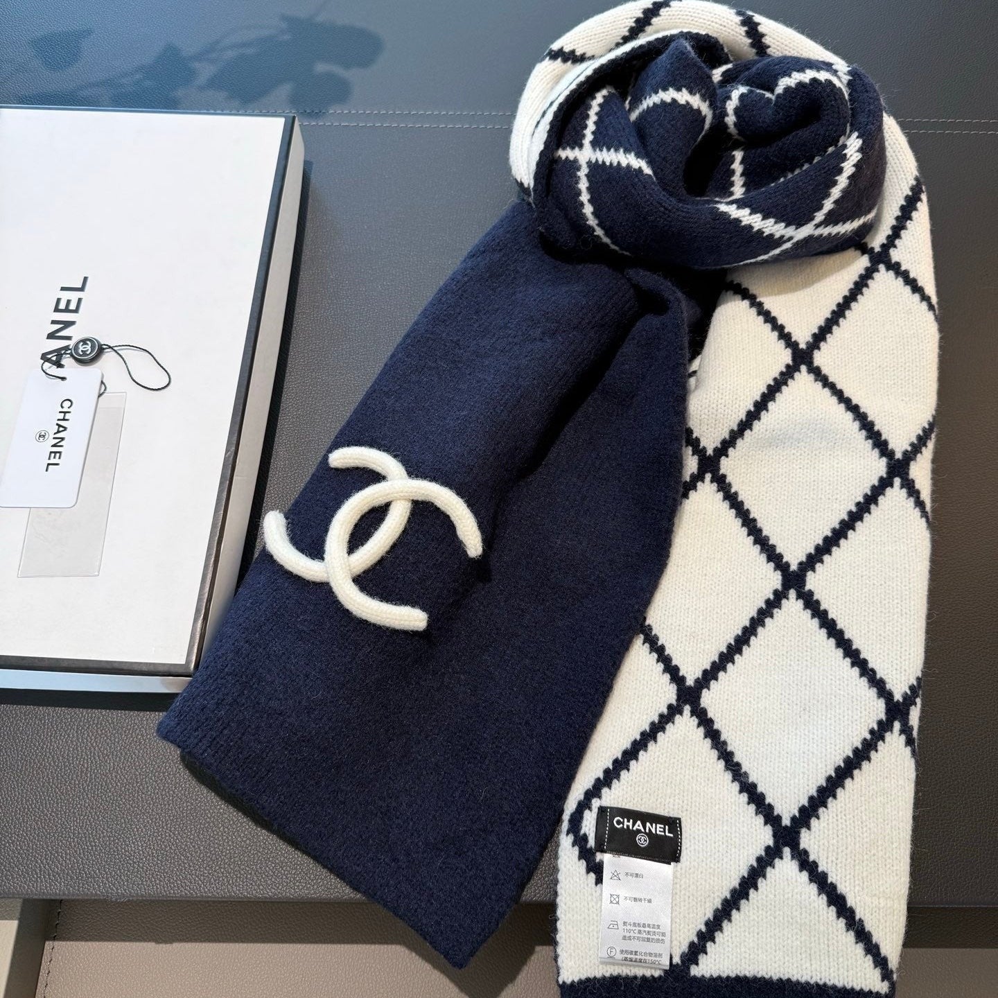 CHANEL 25S SCARF 180 CM IN WOOL CASHMERE 943031