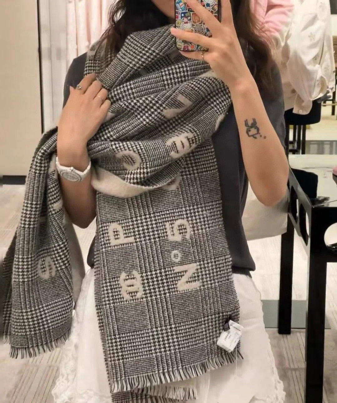 CHANEL 25S SCARF 194 CM IN CASHMERE 942900