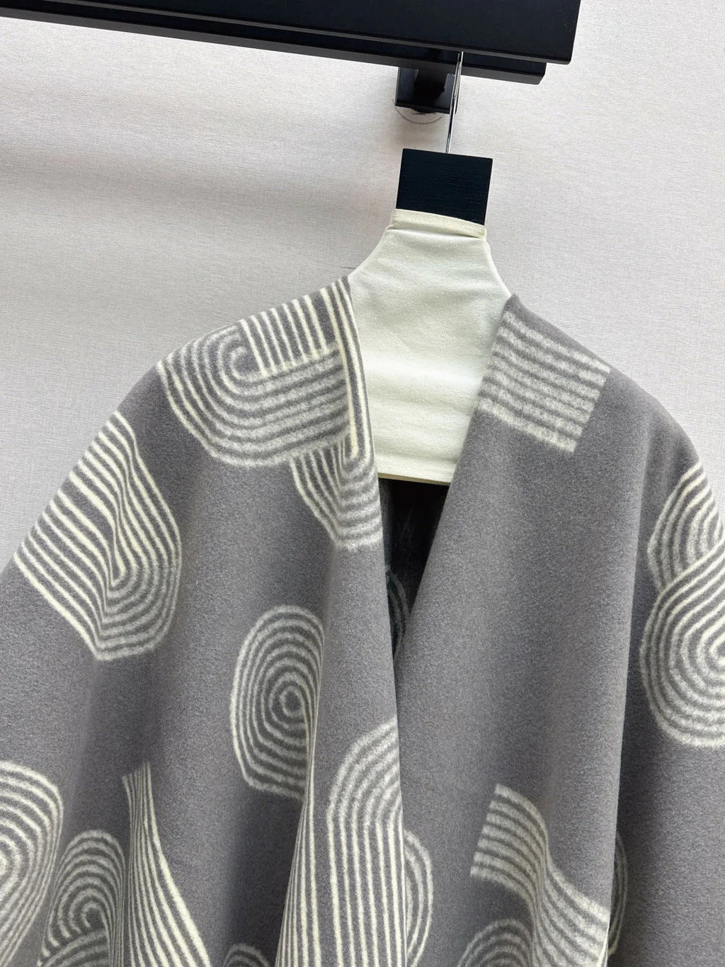 HERMES 25S JACQUARD CAPE COAT 320