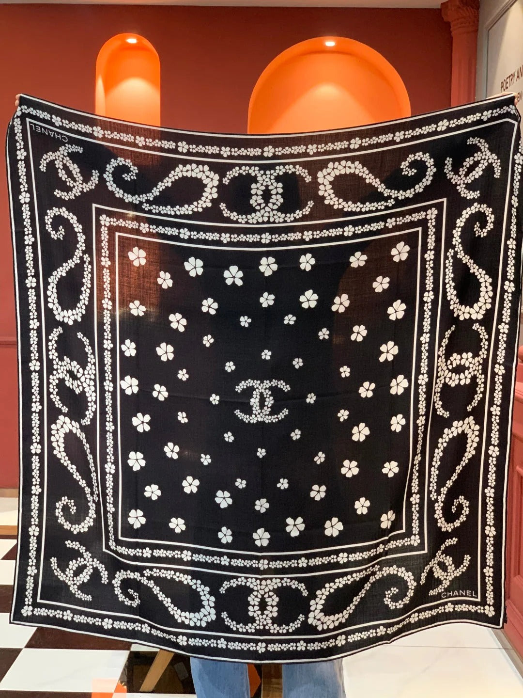 CHANEL 25S SCARF 135 CM IN CASHMERE SILK 943686
