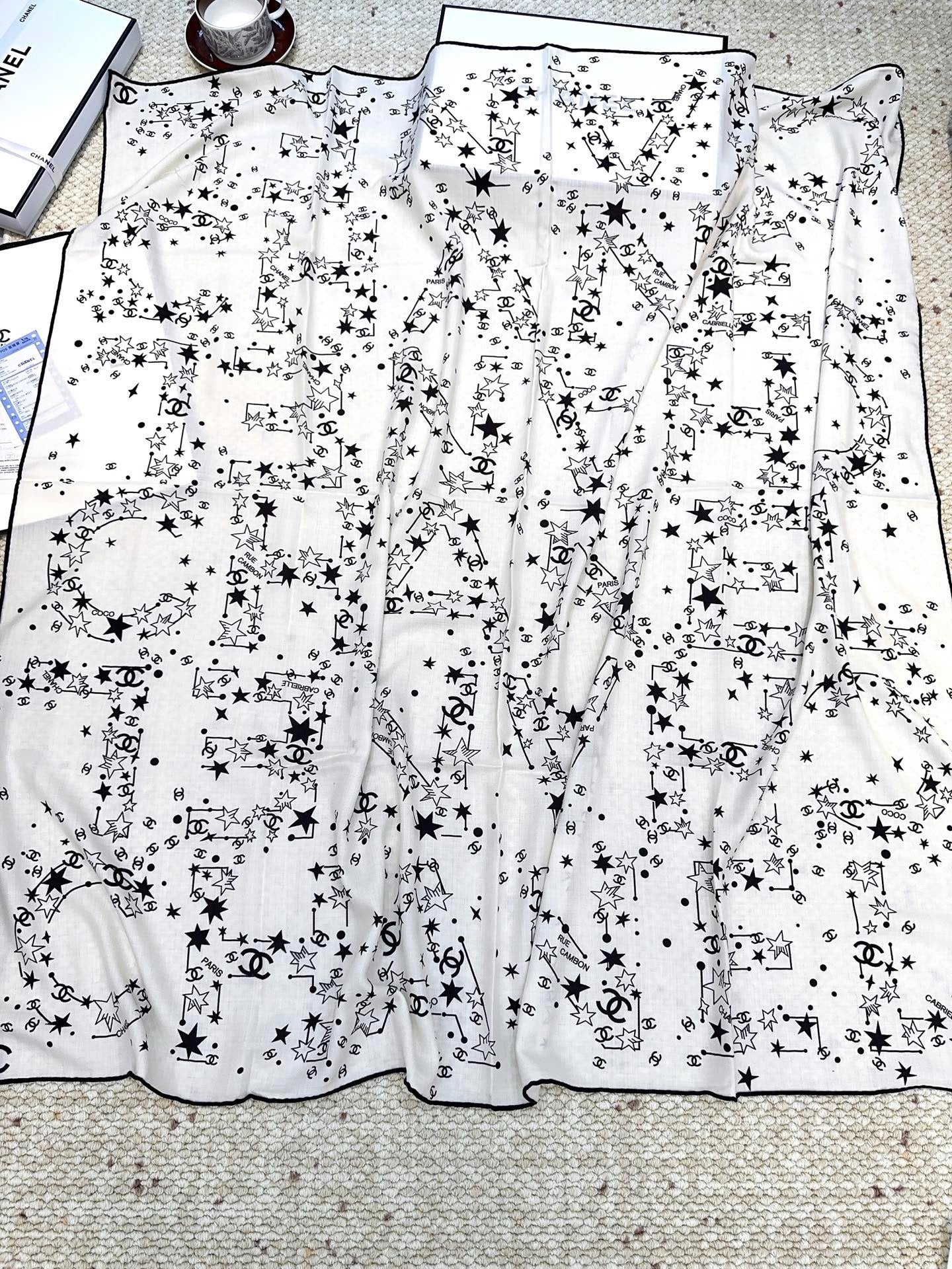 CHANEL 25S SCARF 140 CM IN CASHMERE SILK 943919