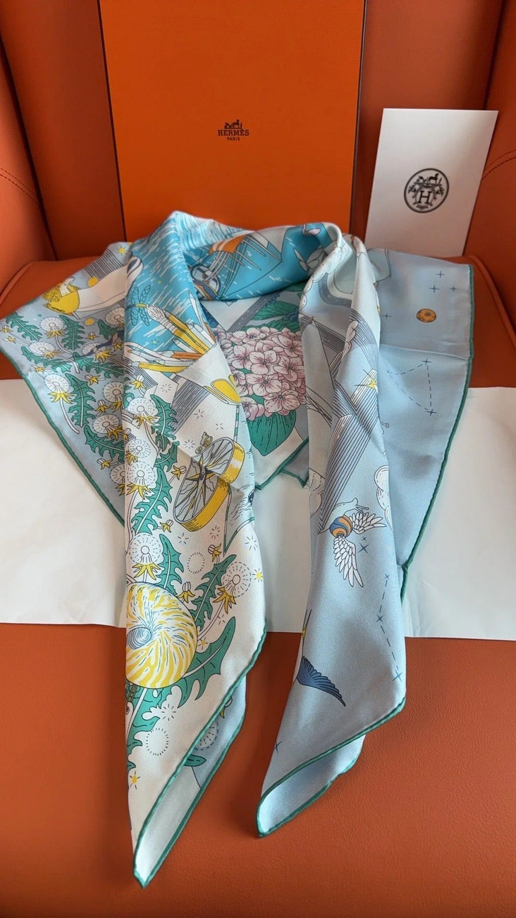 HM 26s 90 Scarf Light Blue Gray Colorful Mulberry Silk 153385