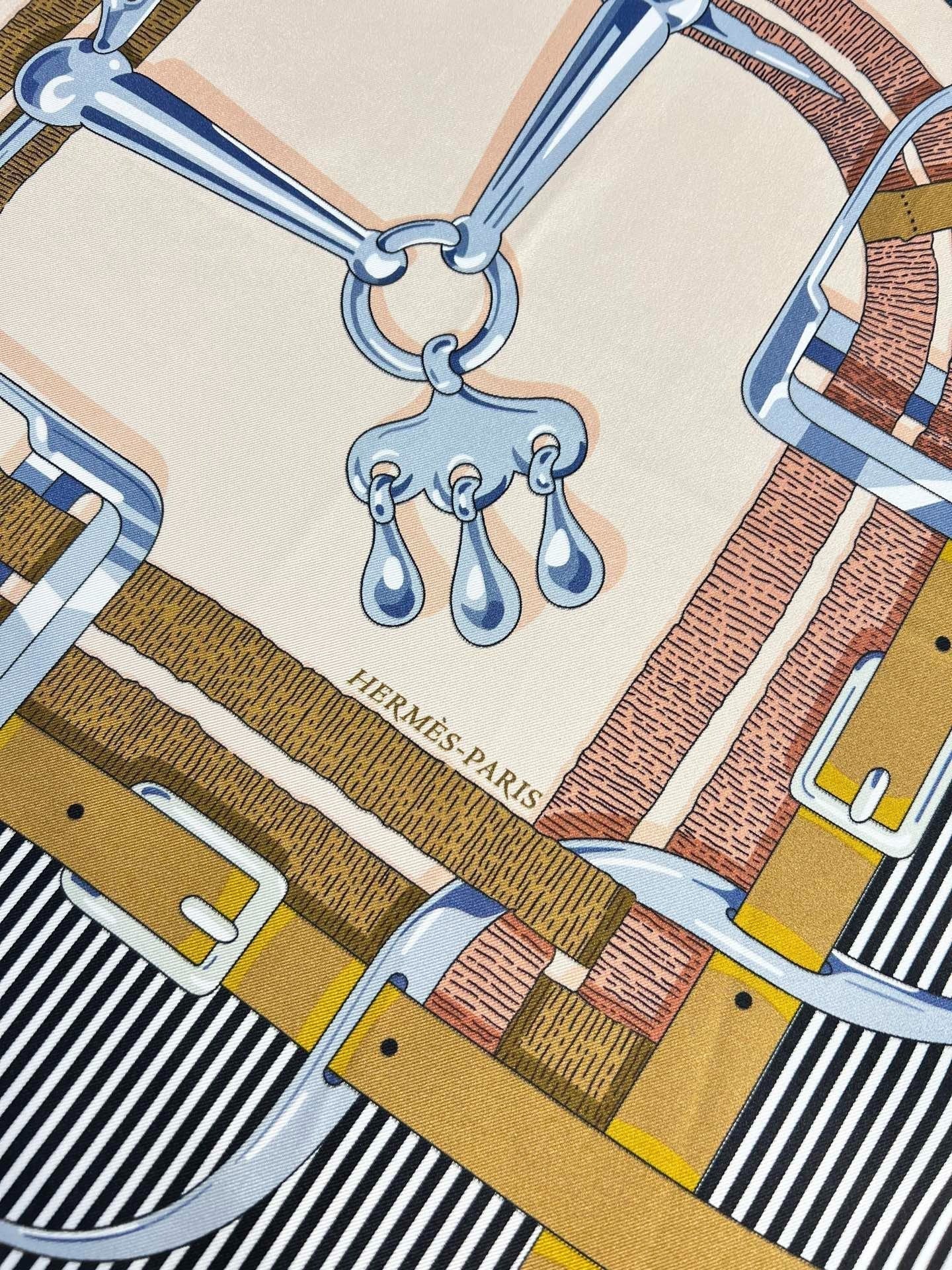 HM 26s Double-sided Scarf 90 Beige Colorful Mulberry Silk 152280